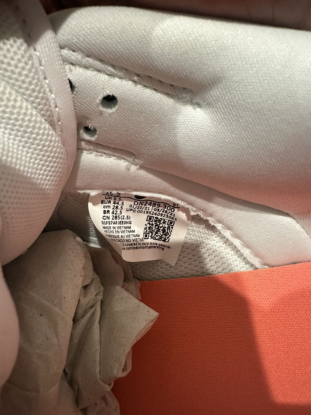 Nike Nike Dunk Low SE Size US 10.5 / EU 43-44 - 6 Thumbnail