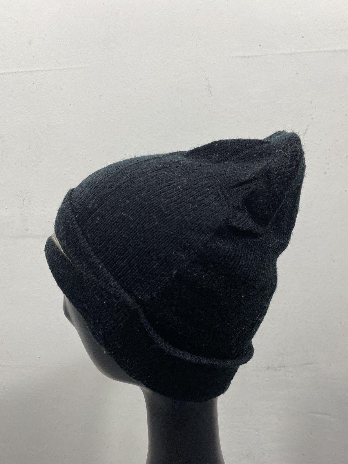Nike Nike Swoosh Small Logo Embroidery Beanie Size ONE SIZE - 3 Thumbnail