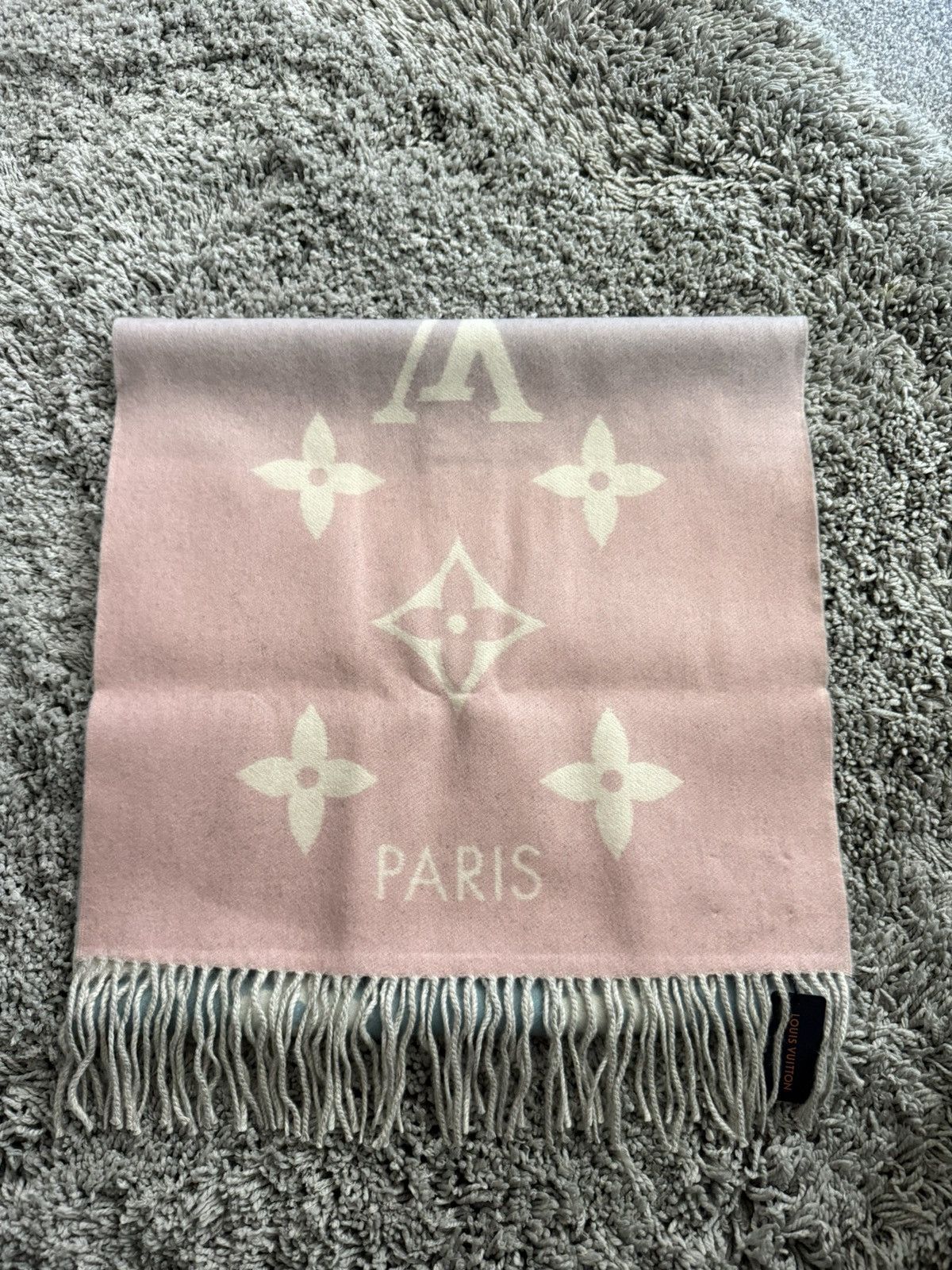 Louis Vuitton LOUIS VUITTON Cashmere Scarf Size ONE SIZE - 1 Thumbnail