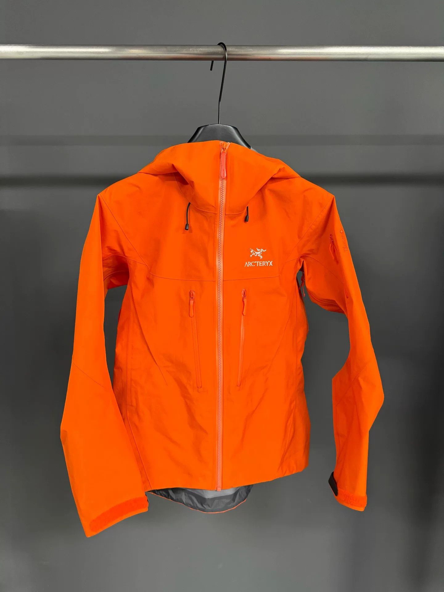 Arc'teryx Arc'teryx Item M Women Size M / US 6-8 / IT 42-44 - 1 Thumbnail