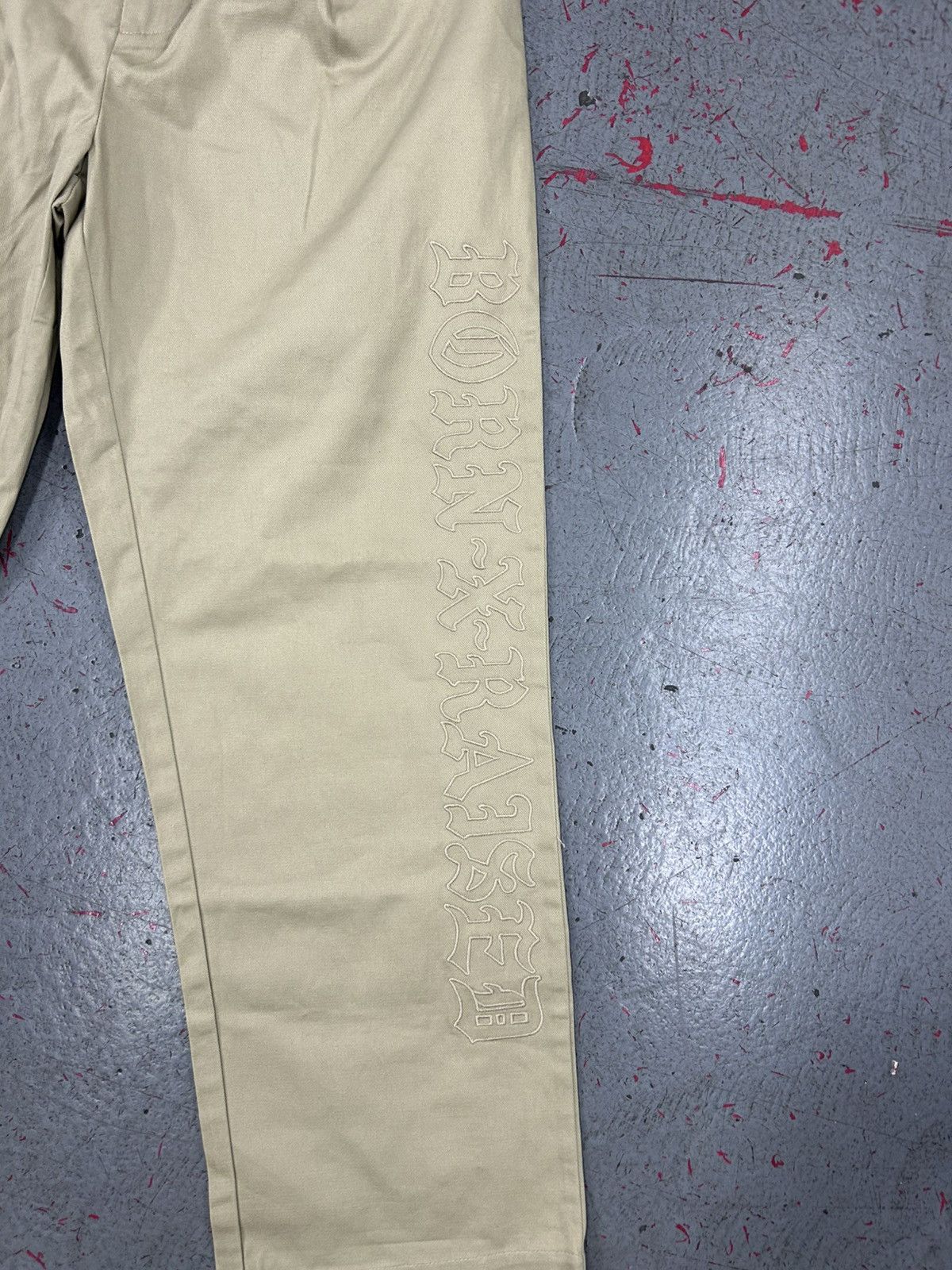 Born X Raised Born x Raised Khaki Embroidered Pants Size Medium Size US 34 / EU 50 - 2 Thumbnail