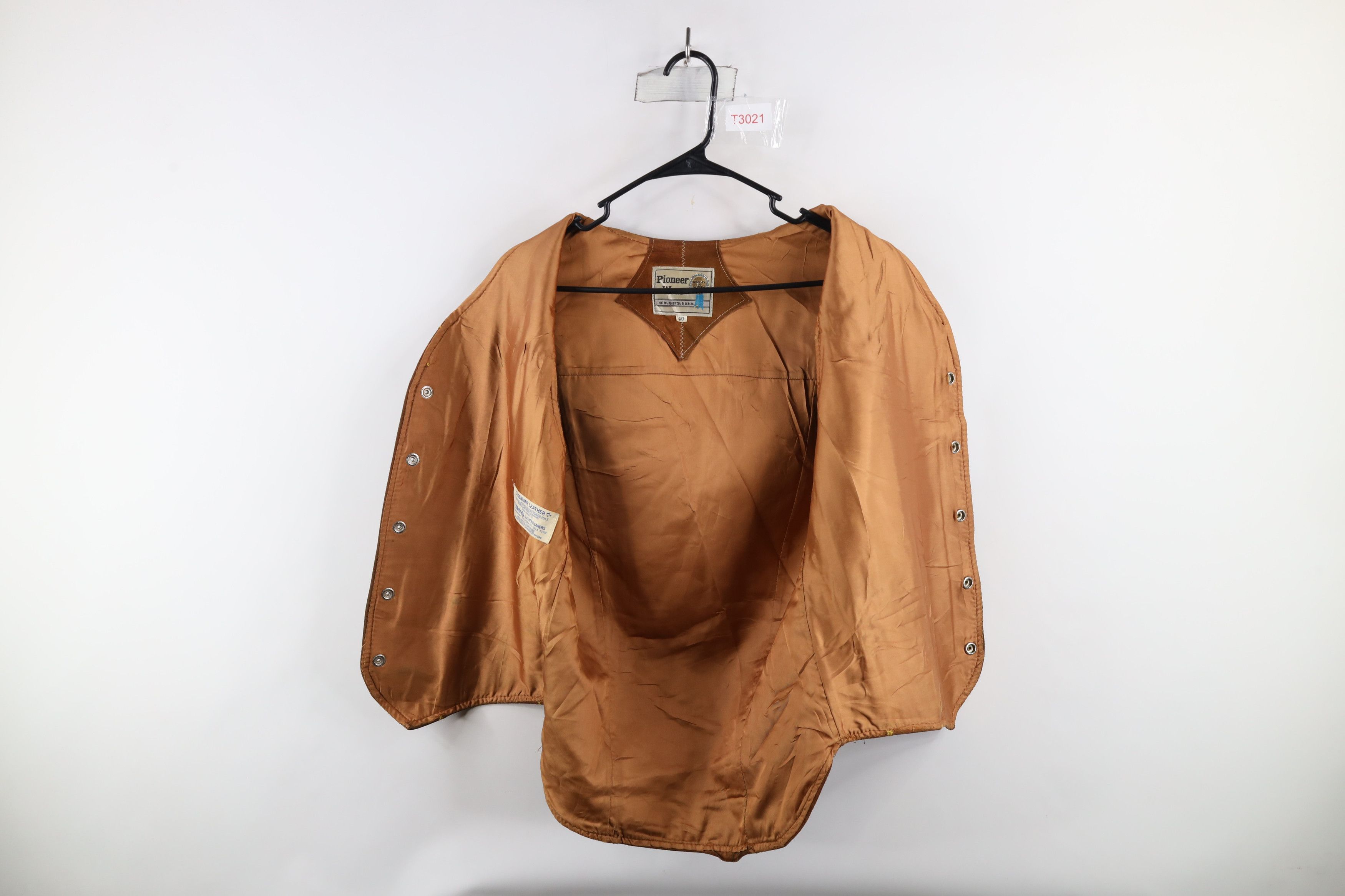 Vintage Vintage 70s Streetwear Suede Leather Western Vest Jacket USA Size US L / EU 52-54 / 3 - 6 Thumbnail