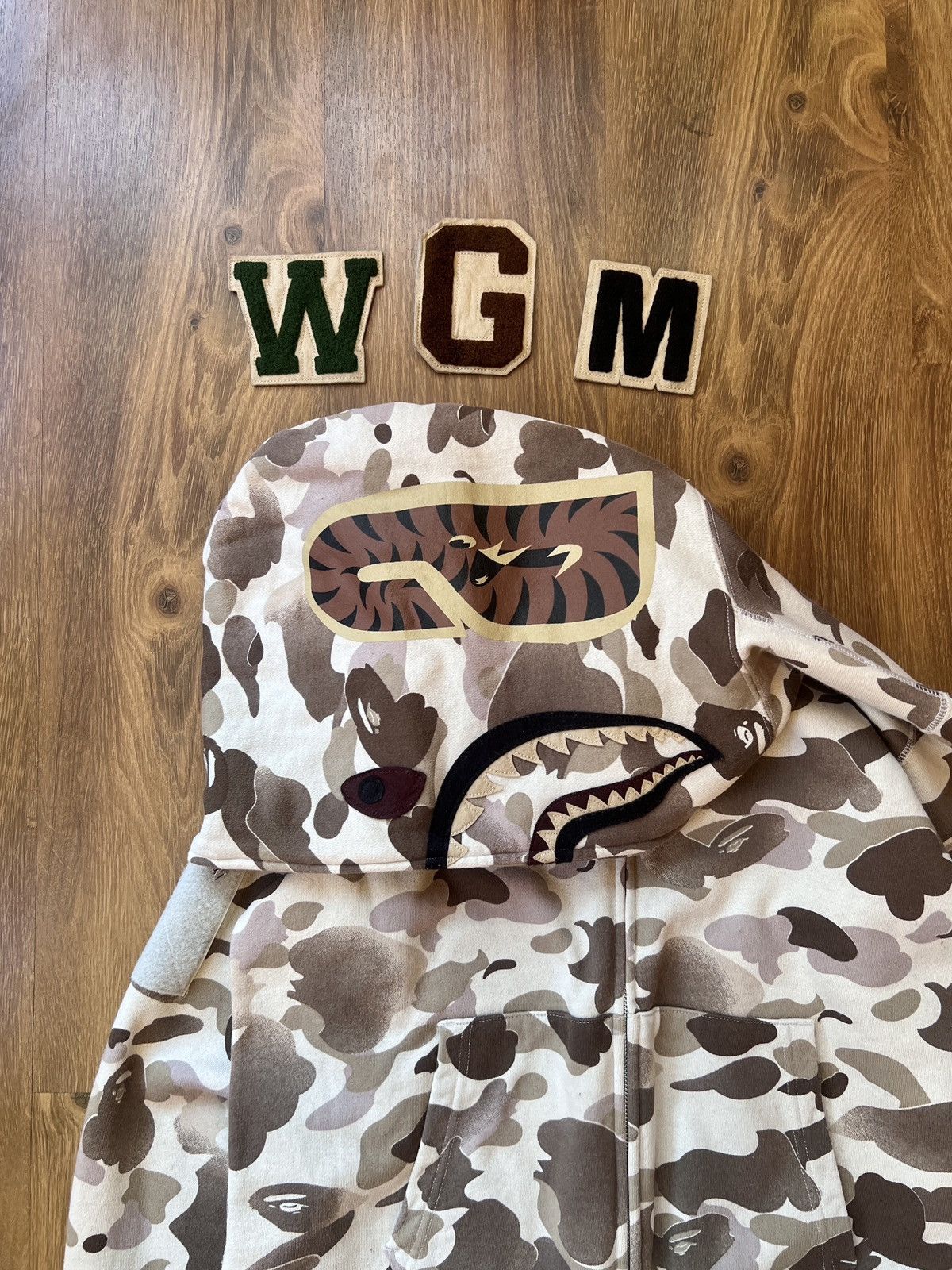 Bape Rare Bape Gradation Camo Shark Zip Up Hoodie Size US L / EU 52-54 / 3 - 6 Thumbnail