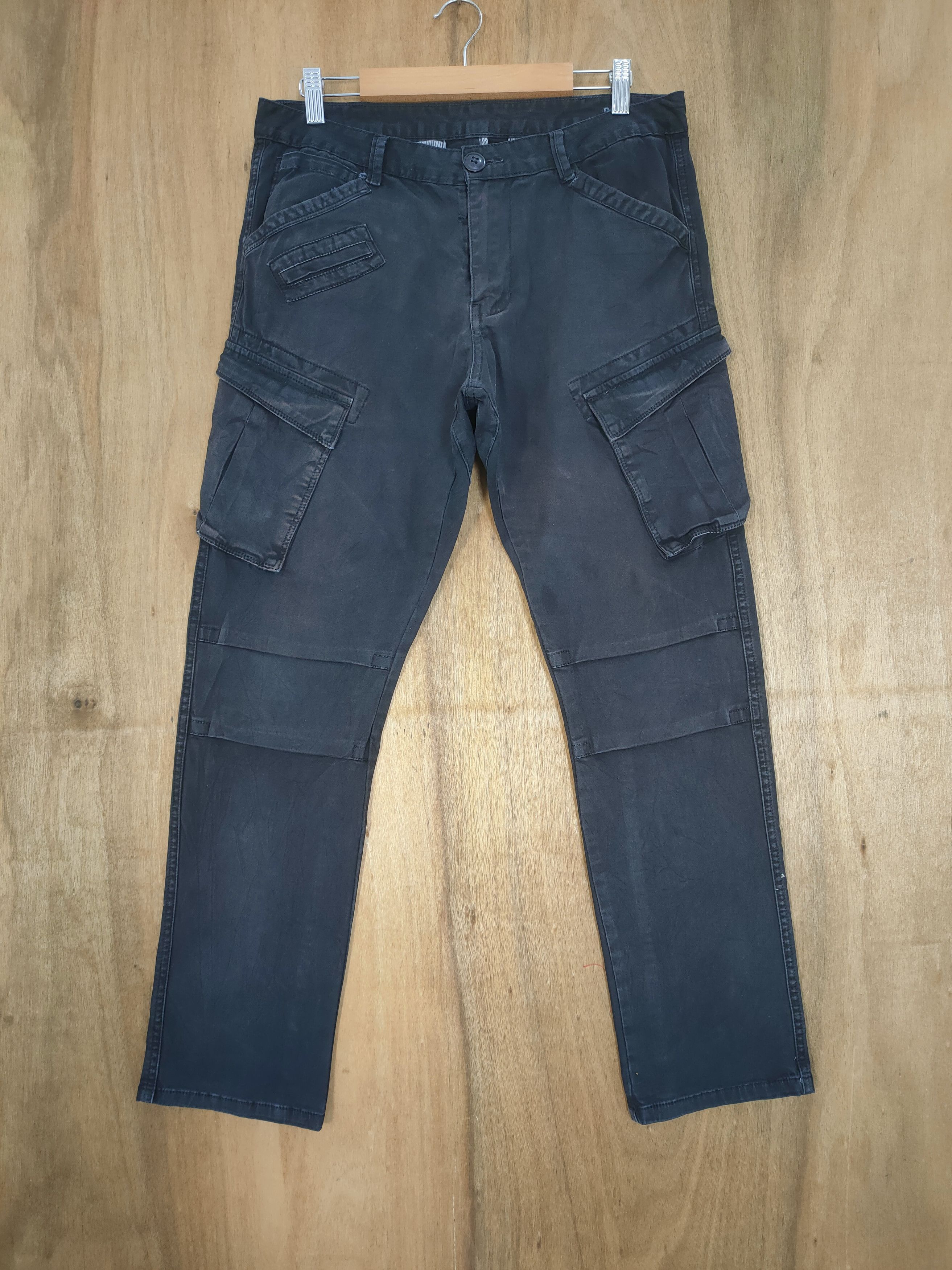 Japanese Brand × Vintage VINTAGE JAPANESE BLACK SKINNY CARGO PANTS Size US 31 - 1 Thumbnail