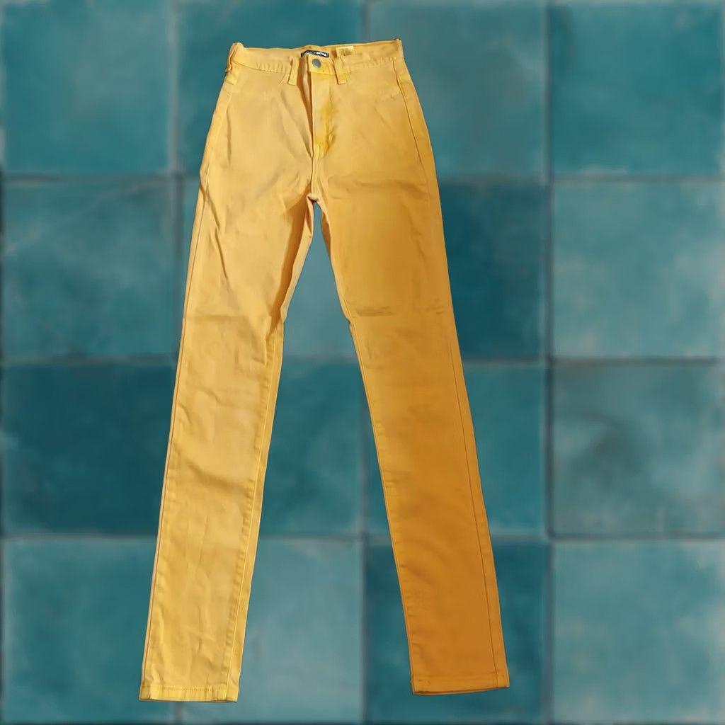 Fashion Nova Fashion Nova Jeans Women Size 7 Yellow Skinny Stretch Denim High Rise ZIP Button Solid College Juniors Womens Jeans Size 28" / US 6 / IT 42 - 1 Thumbnail