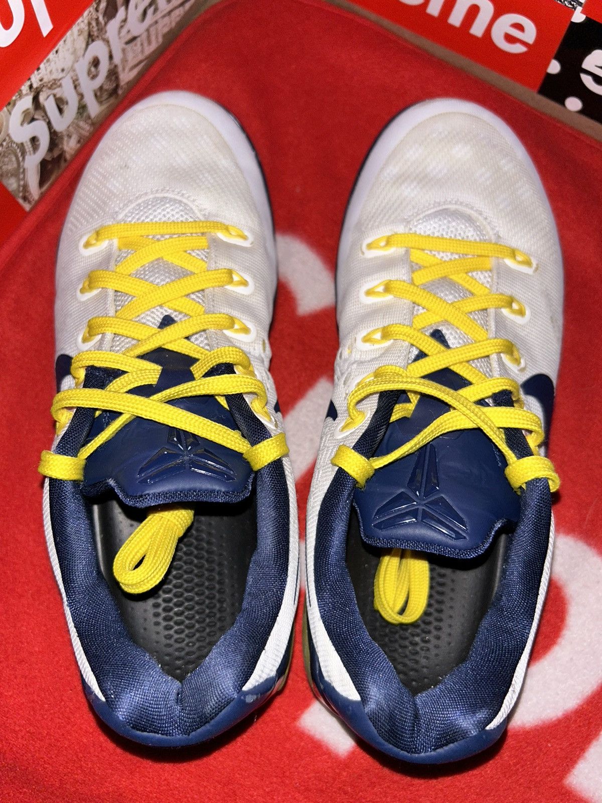 Nike Nike Kobe 9 IX Low ID Size 8 688501-997 Michigan Size US 8 / EU 41 - 4 Thumbnail