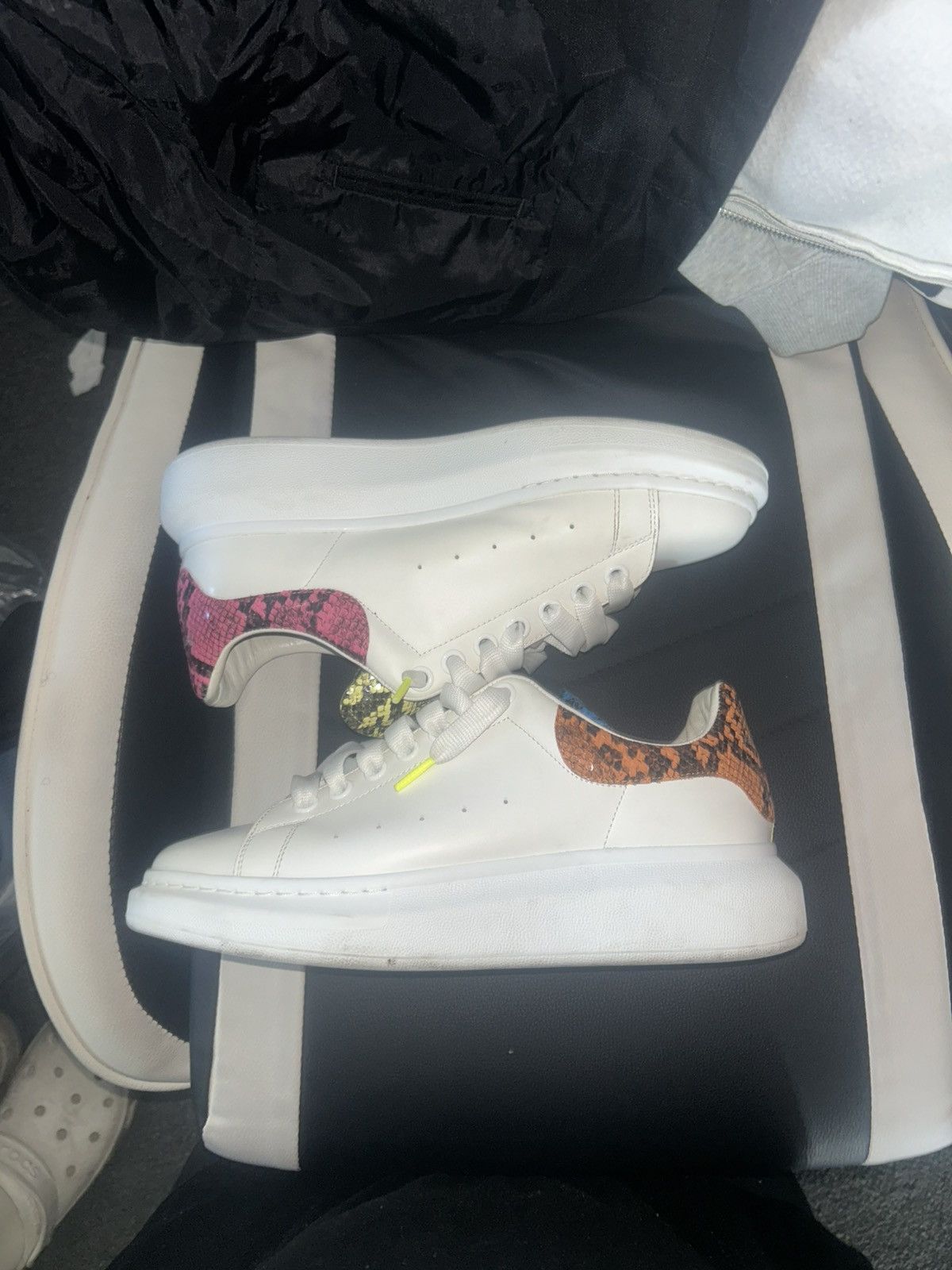Alexander McQueen Alexander McQueen Oversized Sneaker 'White Multi Snake Print Size US 9 / EU 42 - 4 Thumbnail