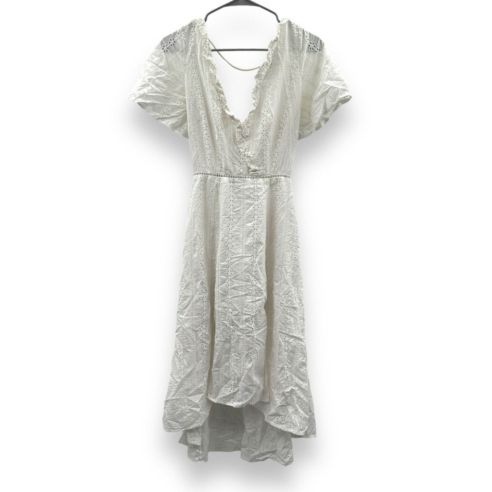 REVOLVE Finders Keepers Sundays White Eyelet V Neck Midi Dress Size M / US 6-8 / IT 42-44 - 3 Thumbnail