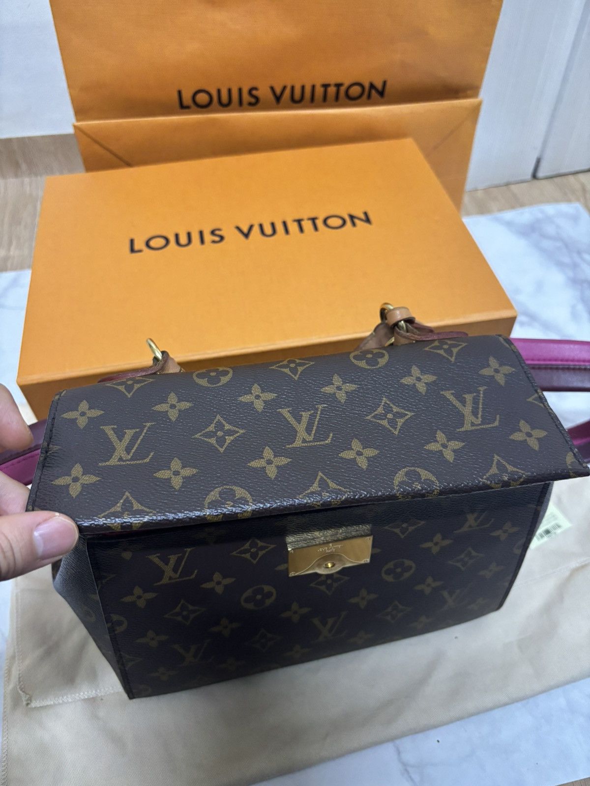 Louis Vuitton Louis Vuitton Cluny BB Shoulder Bag Size ONE SIZE - 10 Thumbnail