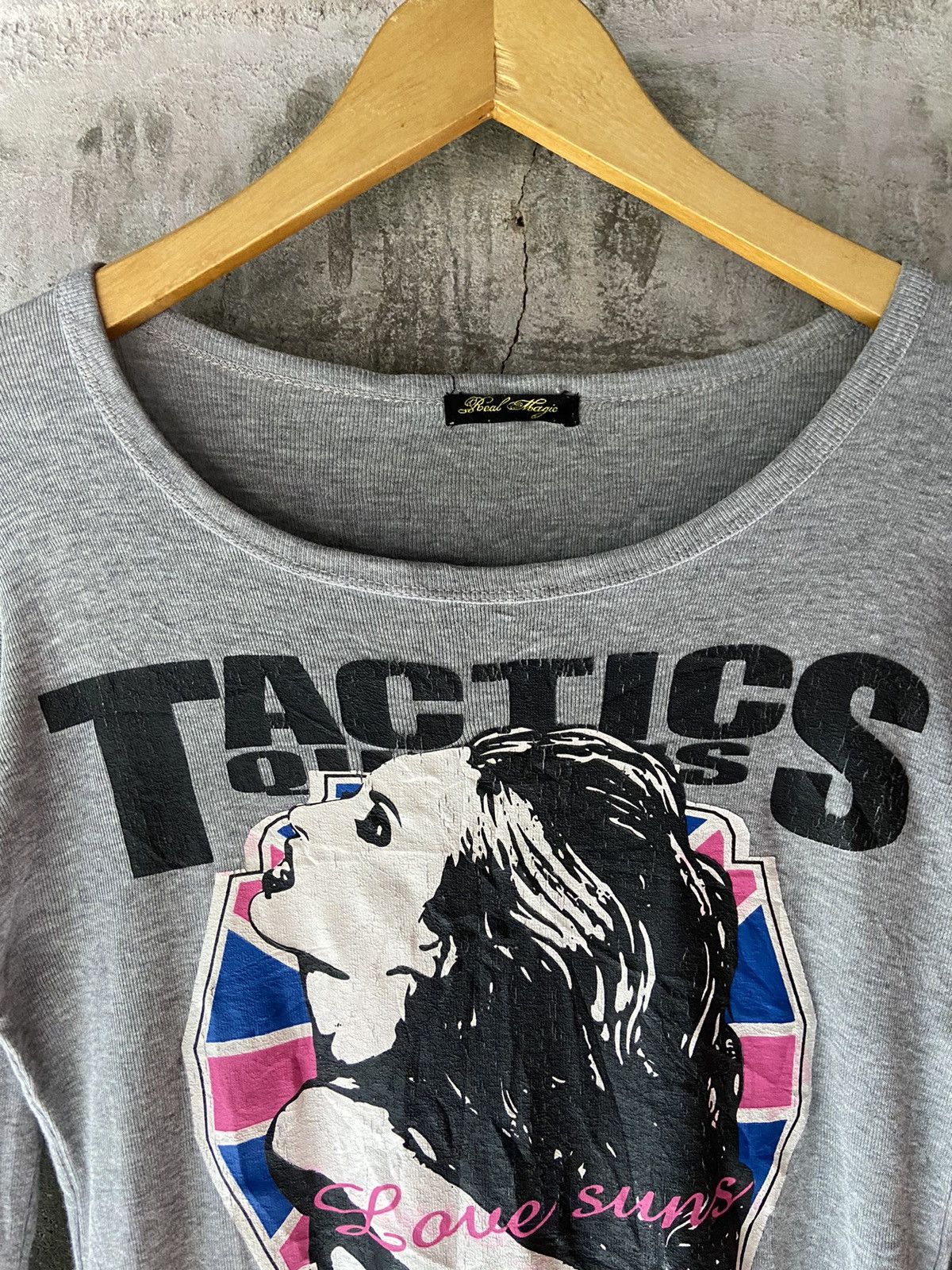Japanese Brand TACTICS QUEEN'S GOD SAVE THE QUEEN LONG SLEEVE Size US S / EU 44-46 / 1 - 4 Thumbnail