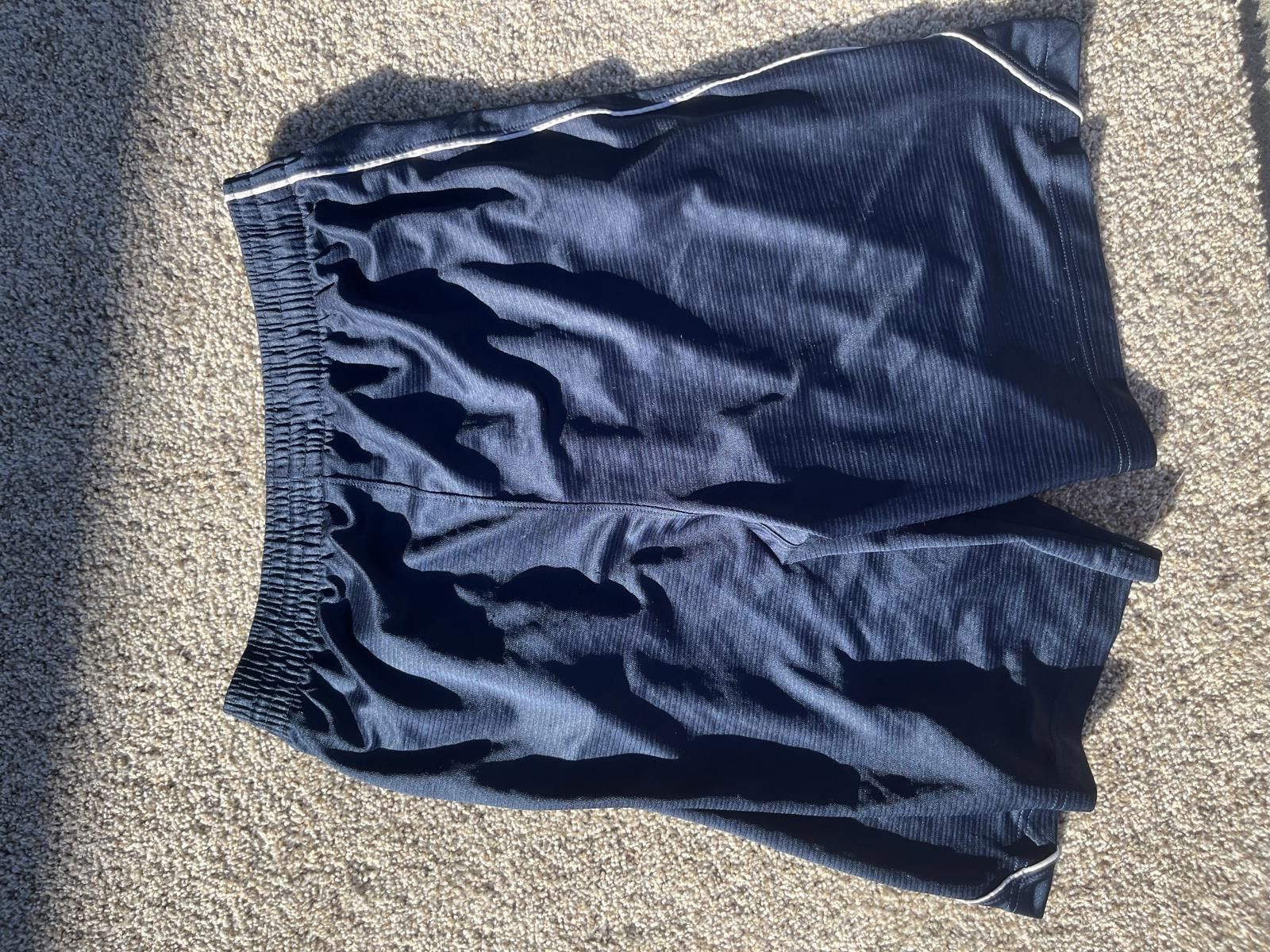 Nike 90s Nike Men's Athletic Shorts - Lightweight and Comfortable Size US 34 / EU 50 - 4 Thumbnail