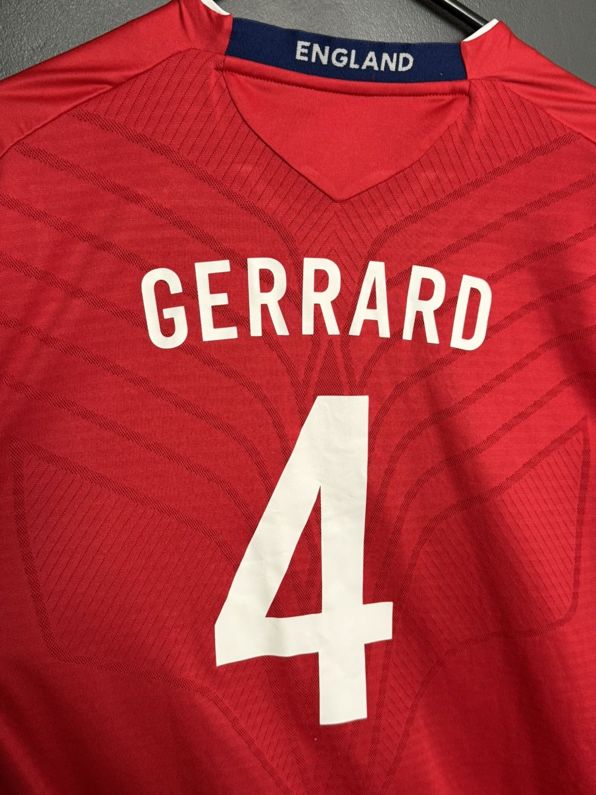 Umbro England National Team 08/10 Away Gerrard Football Jersey Size US M / EU 48-50 / 2 - 3 Thumbnail