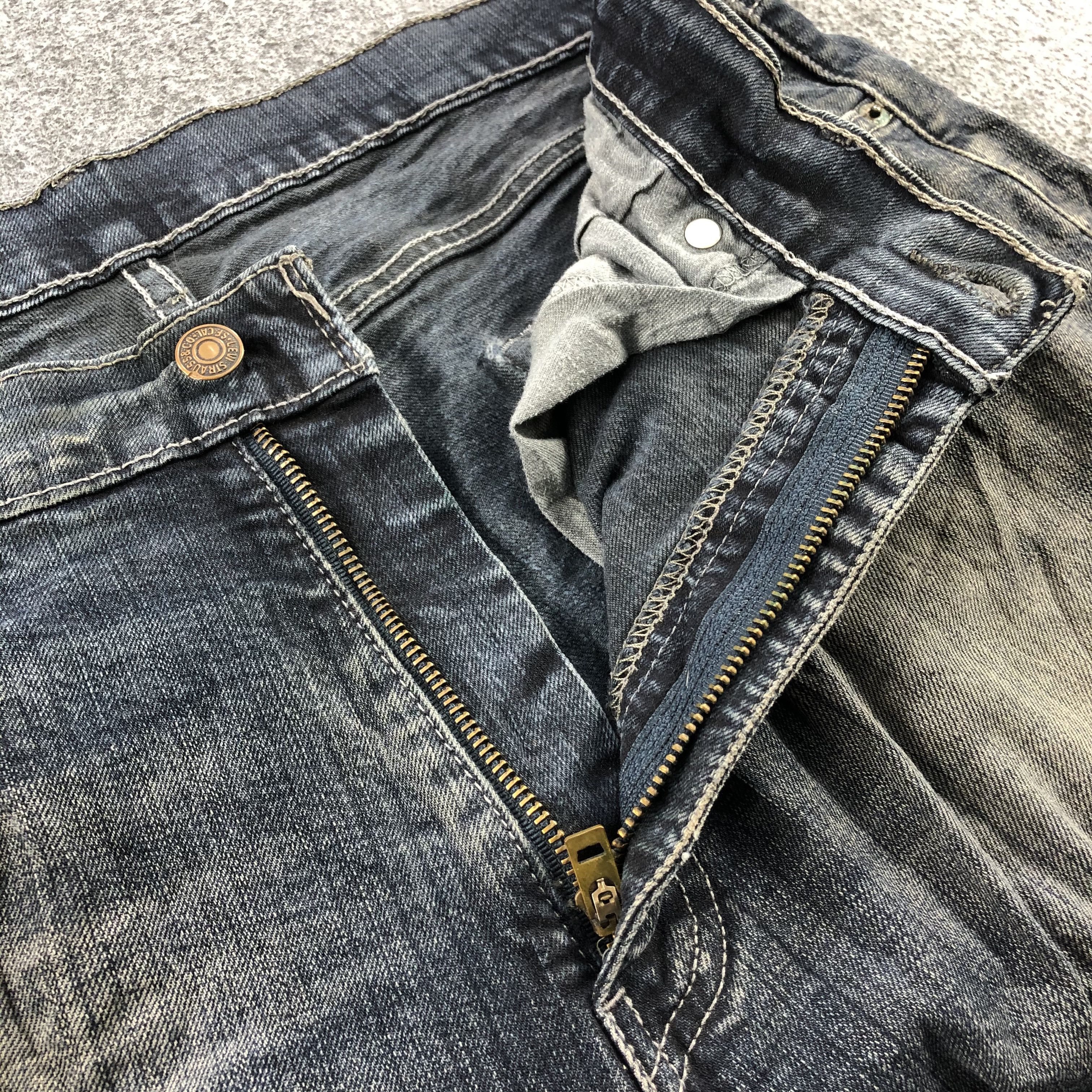 Levi's × Vintage Vintage Sunfaded Levis 505 Jeans-JM1011 Size US 35 - 7 Thumbnail