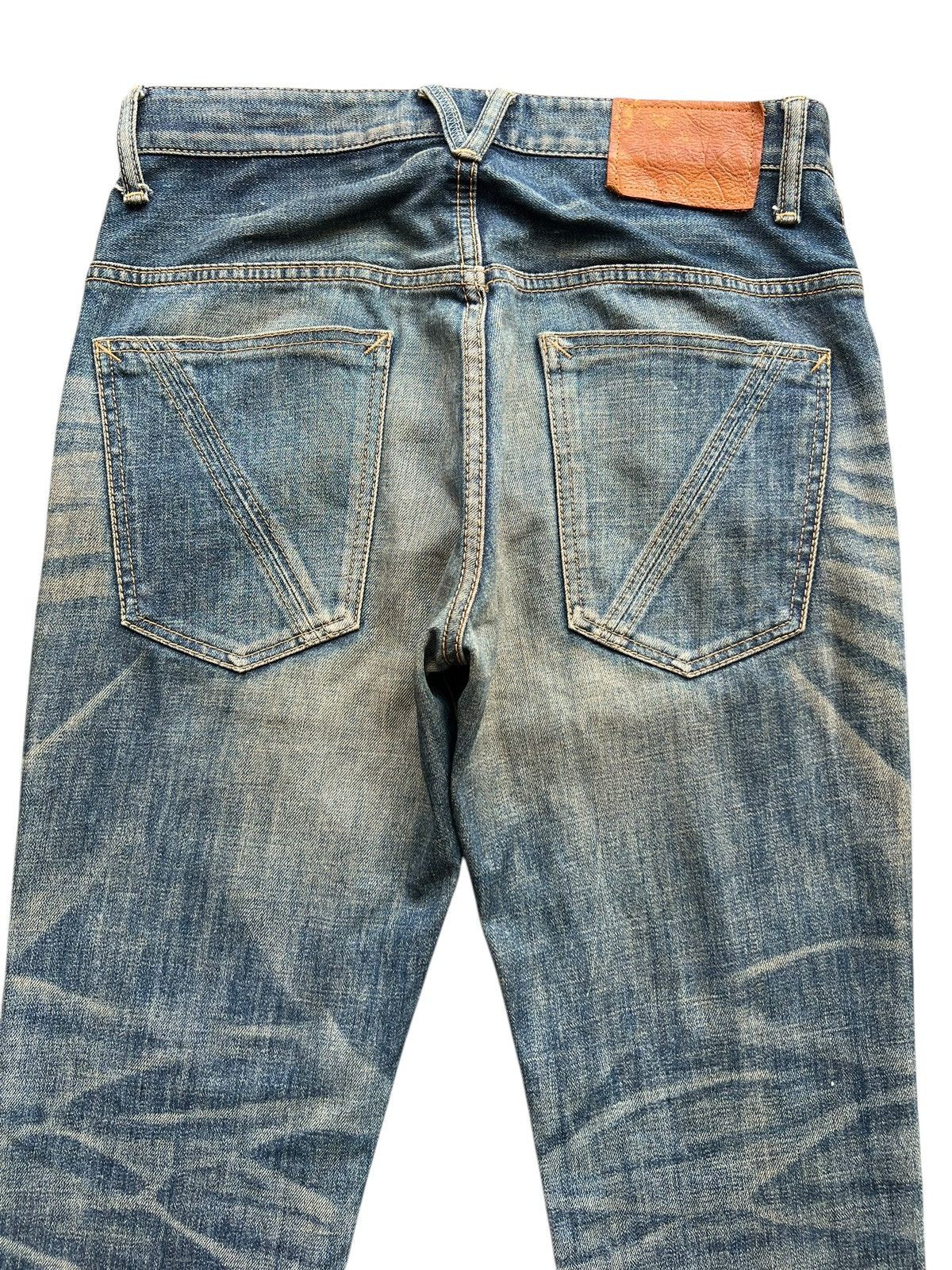 Vanquish Vintage Vanquish Distressed Mudwash Denim Jeans 30x31.5 Size US 30 / EU 46 - 5 Thumbnail