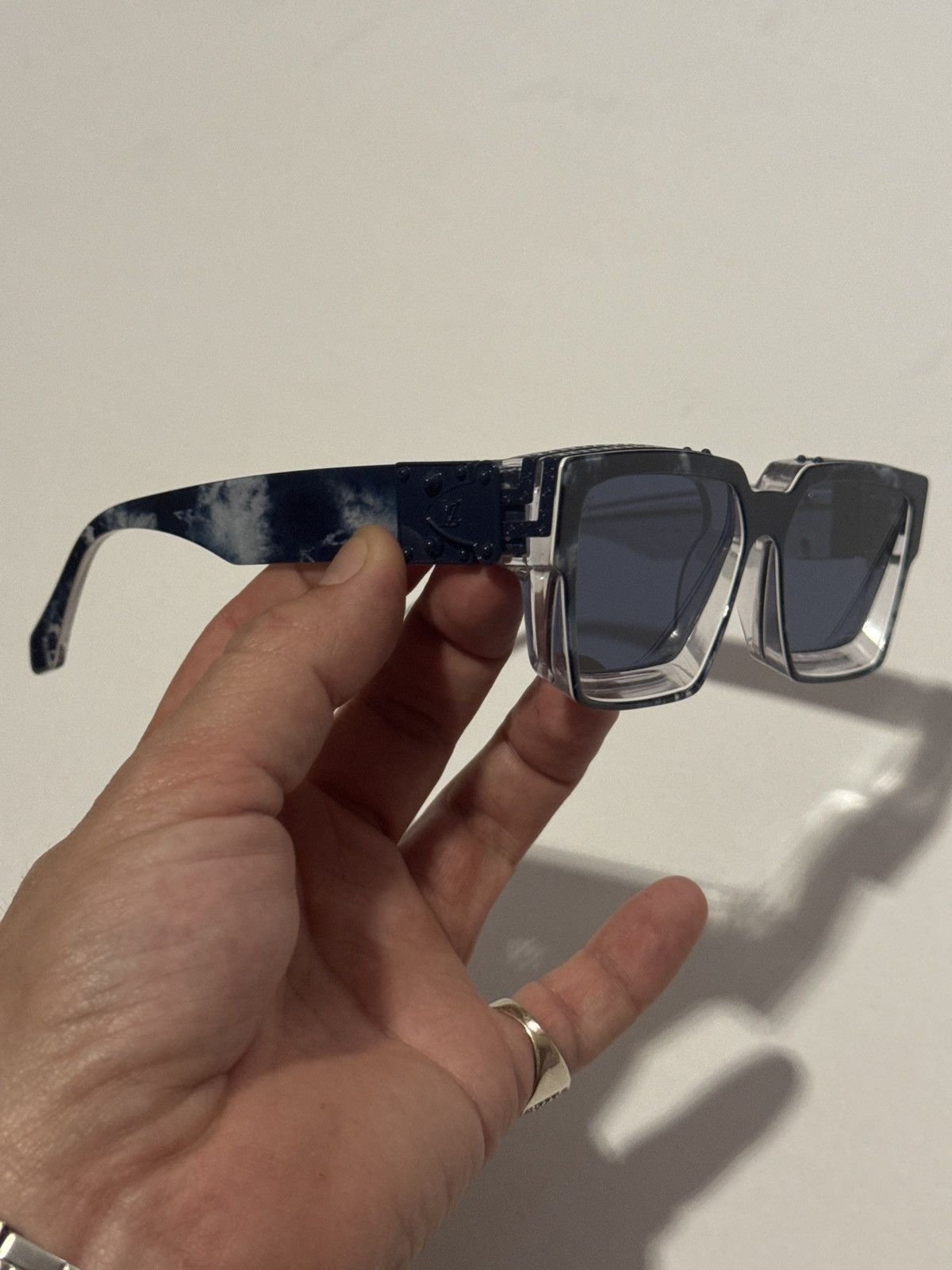 Louis Vuitton Louis Vuitton Millionaires Blue Marble Size ONE SIZE - 5 Thumbnail