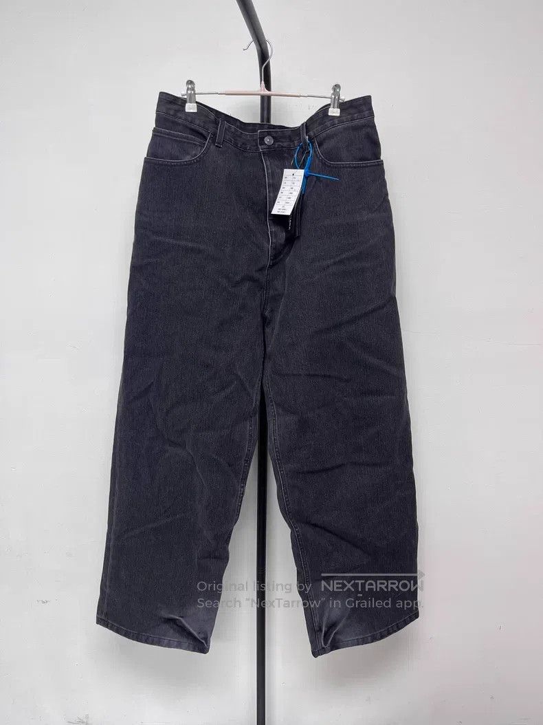 Balenciaga Balenciaga Solid Color Mid-Waist Fitted Zipper Straight Le Size US 32 / EU 48 - 1 Thumbnail