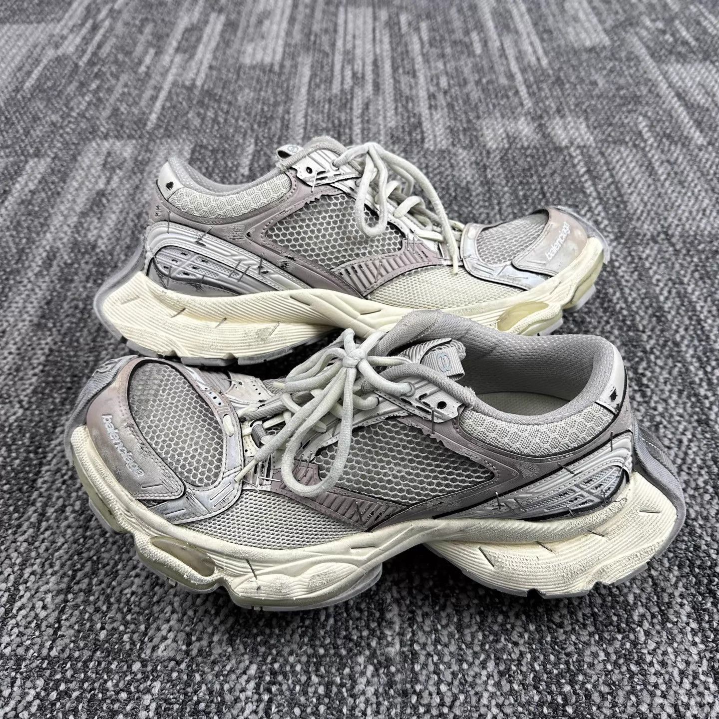 Balenciaga Balenciaga Stapler Distressed Dad Shoe Men 42 99 New Size US 9 / EU 42 - 4 Thumbnail
