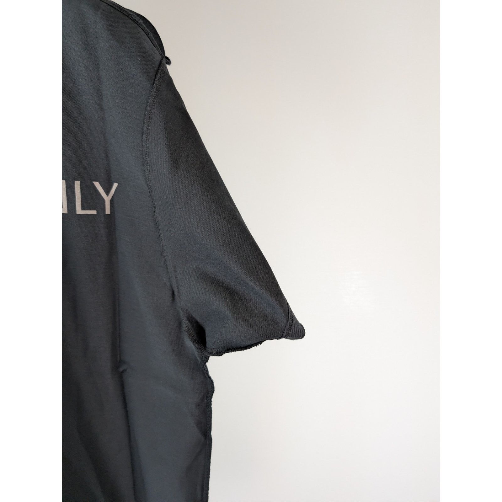 Balenciaga o1rshd1 Internal Use Only Inside-Out Vintage Jersey T-Shirt Size US L / EU 52-54 / 3 - 13 Thumbnail