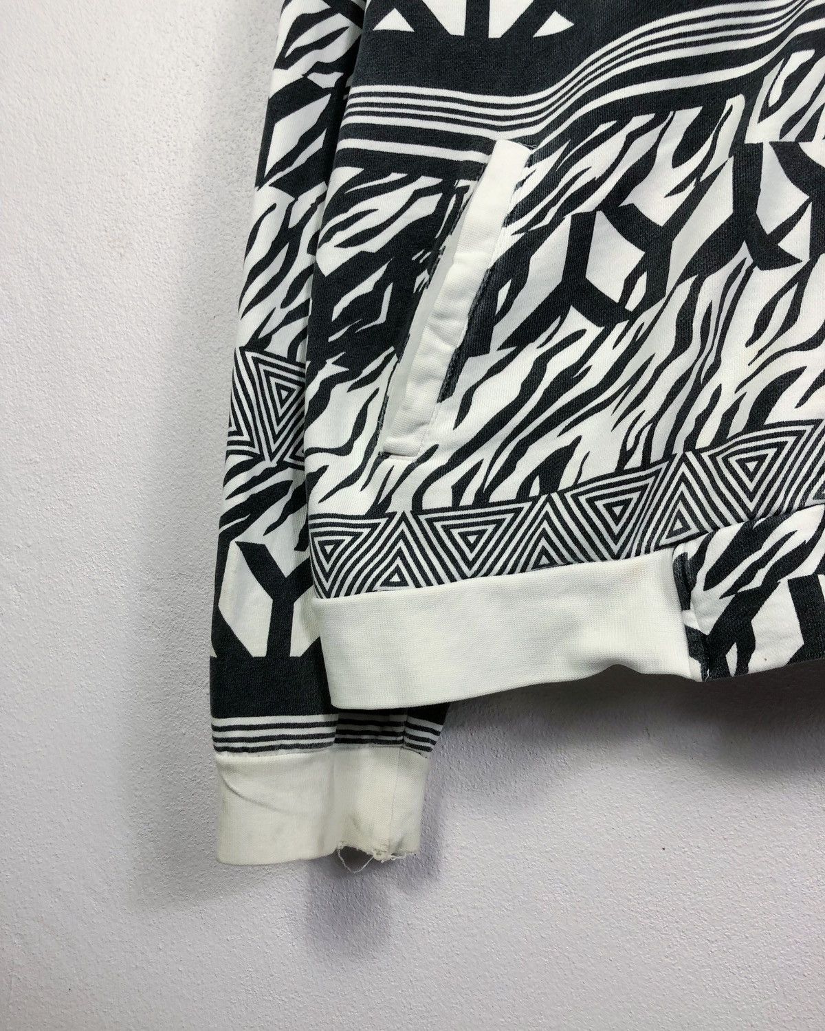 O'Neill × Vintage Rare Vintage Oneill Surf All Over Print Hoodie Size US L / EU 52-54 / 3 - 5 Thumbnail