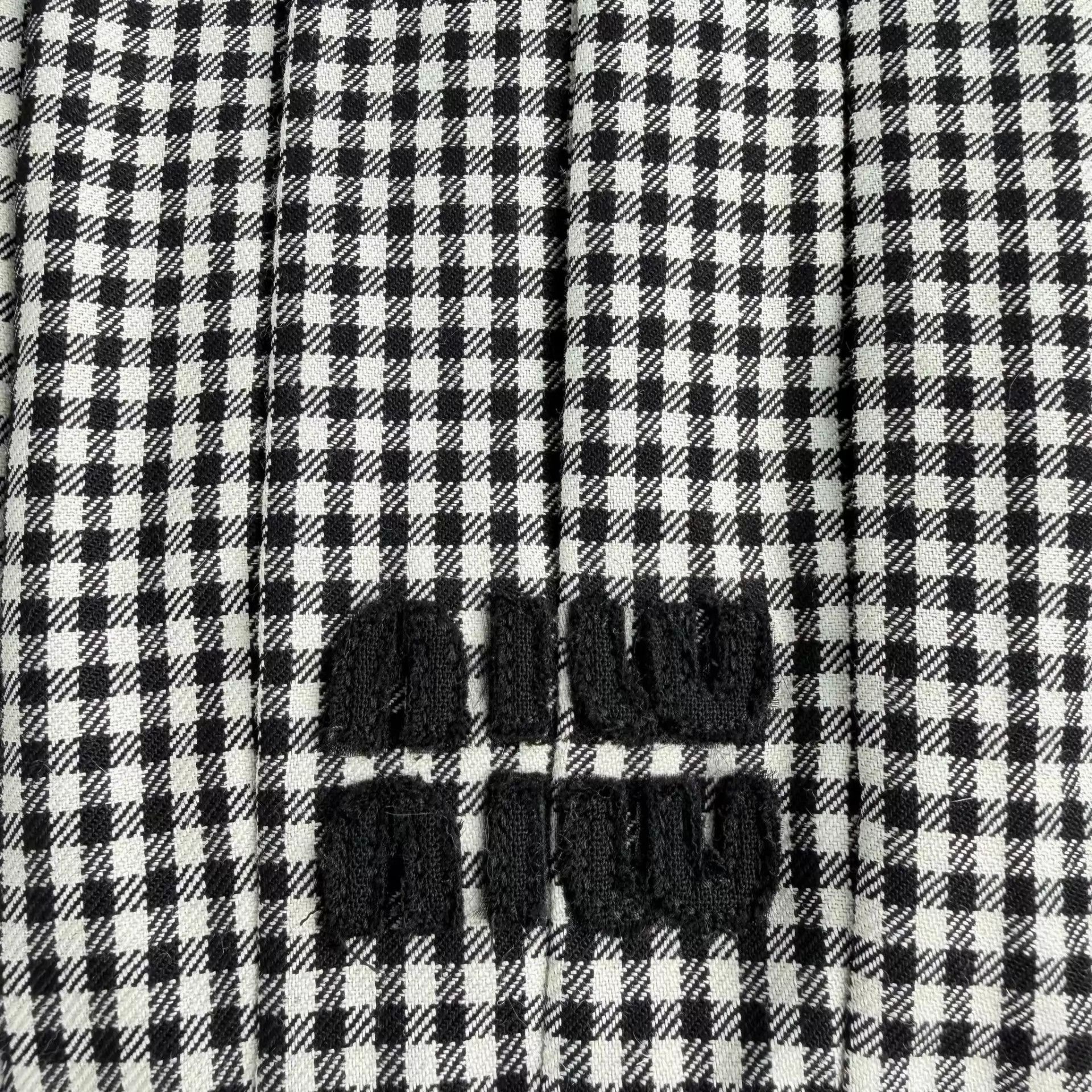 Miu Miu MIU MIU Plaid Pleated Skirt 38 New With Tags Size 26" / US 2 / IT 38 - 3 Thumbnail