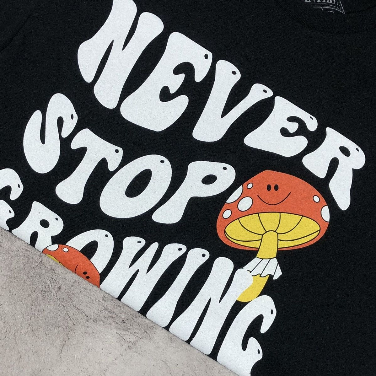 Other Minted Never Stop Growing Mushroom Psycho Hippie Graphic Tee Size US M / EU 48-50 / 2 - 3 Thumbnail