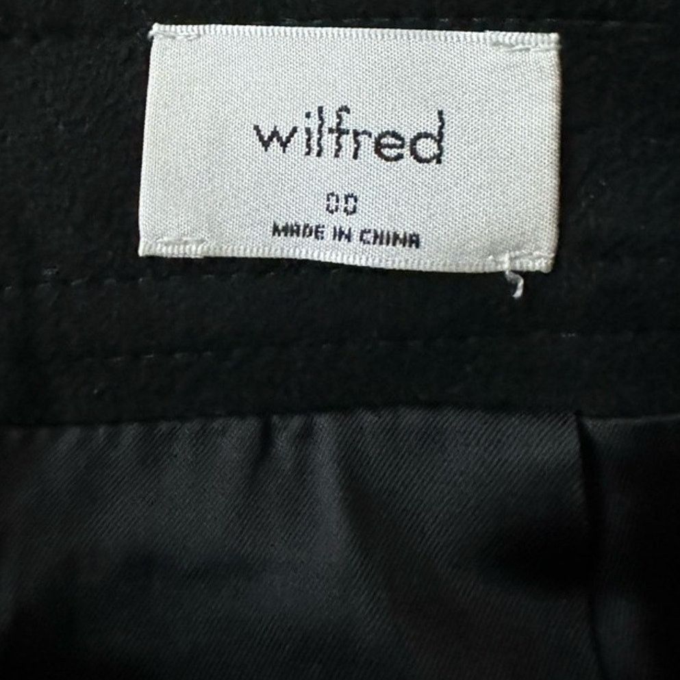 Aritzia Aritzia Wilfred Faux Leather Black Crinkle Skirt Size 24" / US 00 / IT 34 - 3 Thumbnail