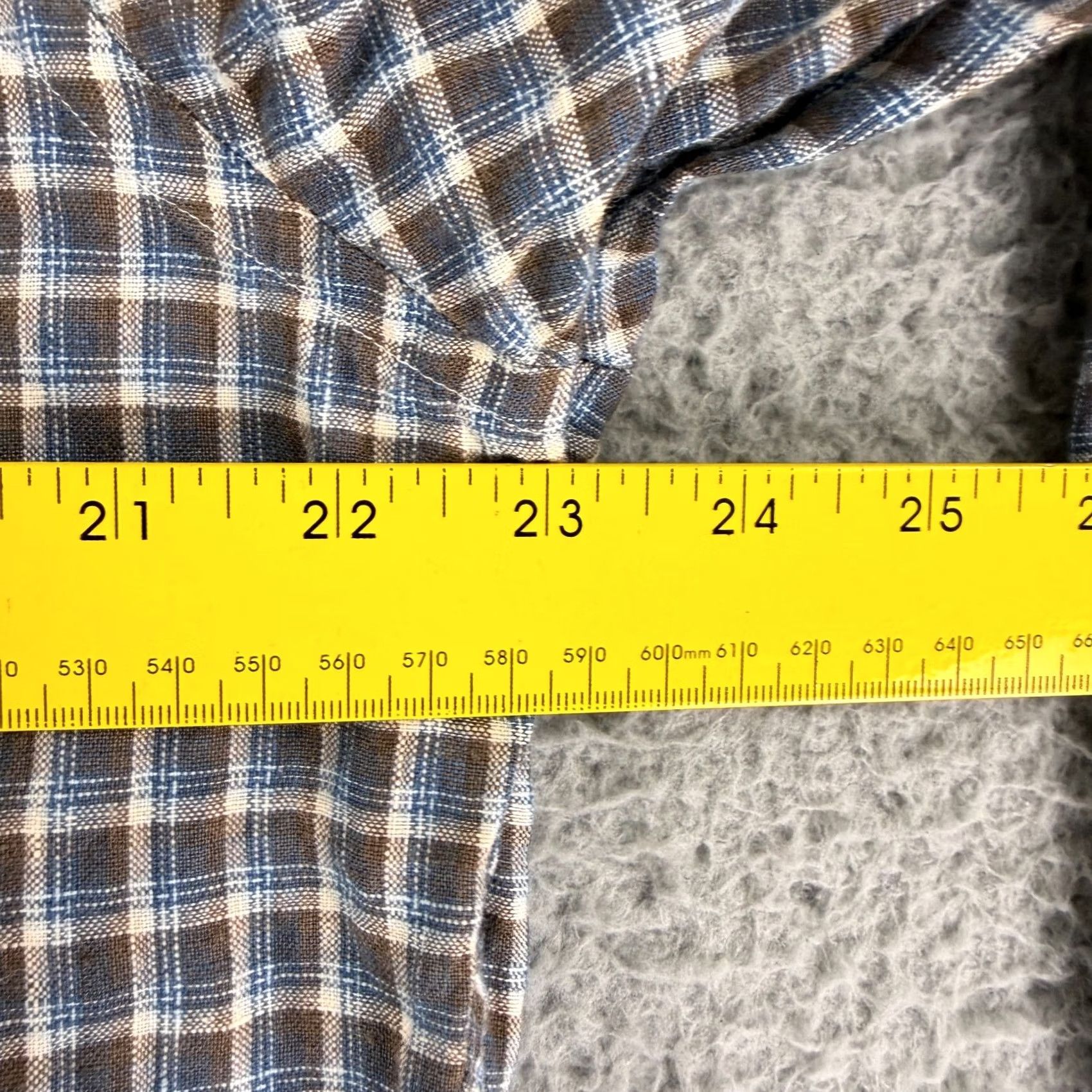 Brooks Brothers Brooks Brothers Button-Down Shirt Mens Size XL Brown Blue Plaid All Irish Linen Shirt Loose? Size US XL / EU 56 / 4 - 5 Thumbnail
