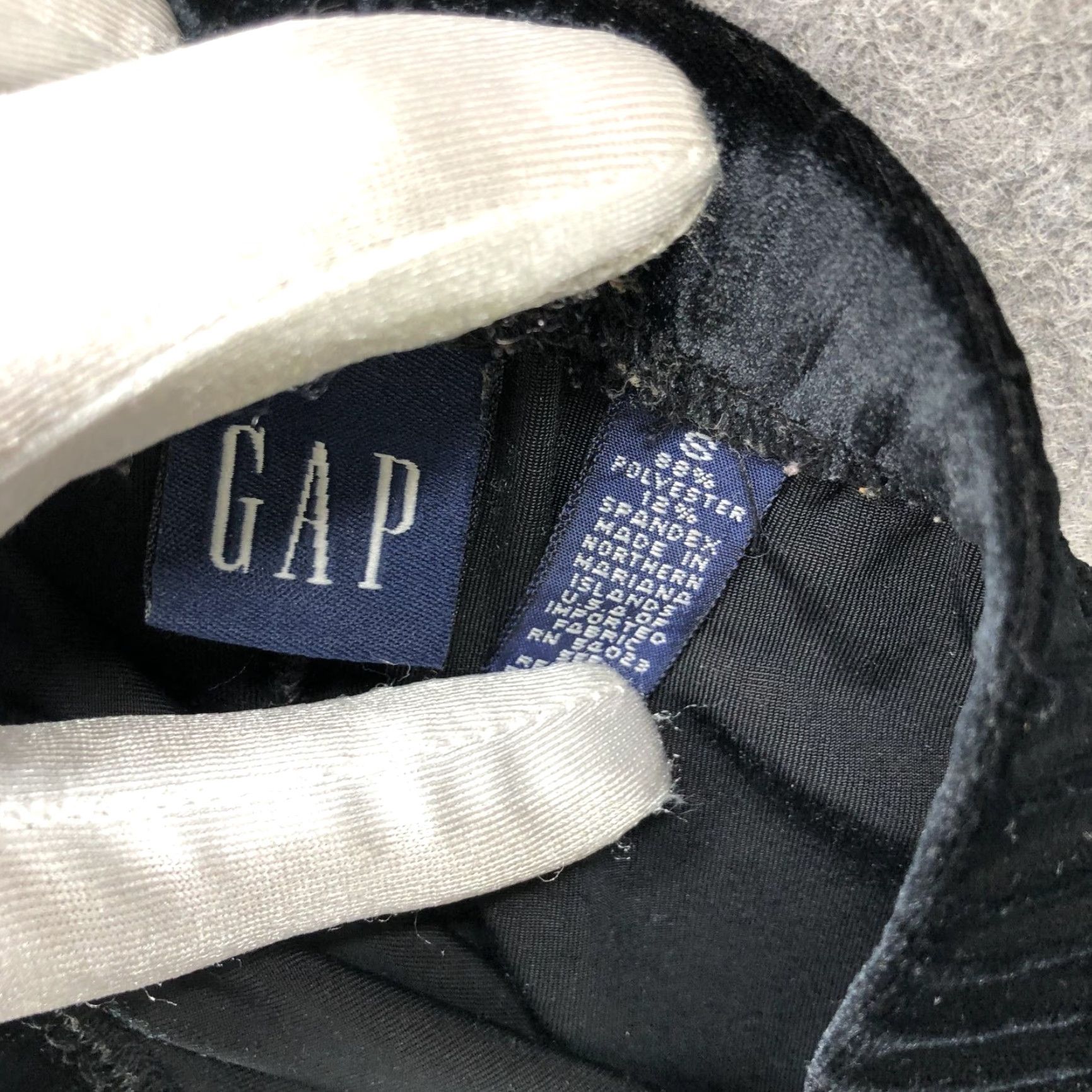 Gap Vintage Gap High Waisted Velvet Pants Womens S Pull On Black Relaxed Straight Size 28" / US 6 / IT 42 - 8 Thumbnail