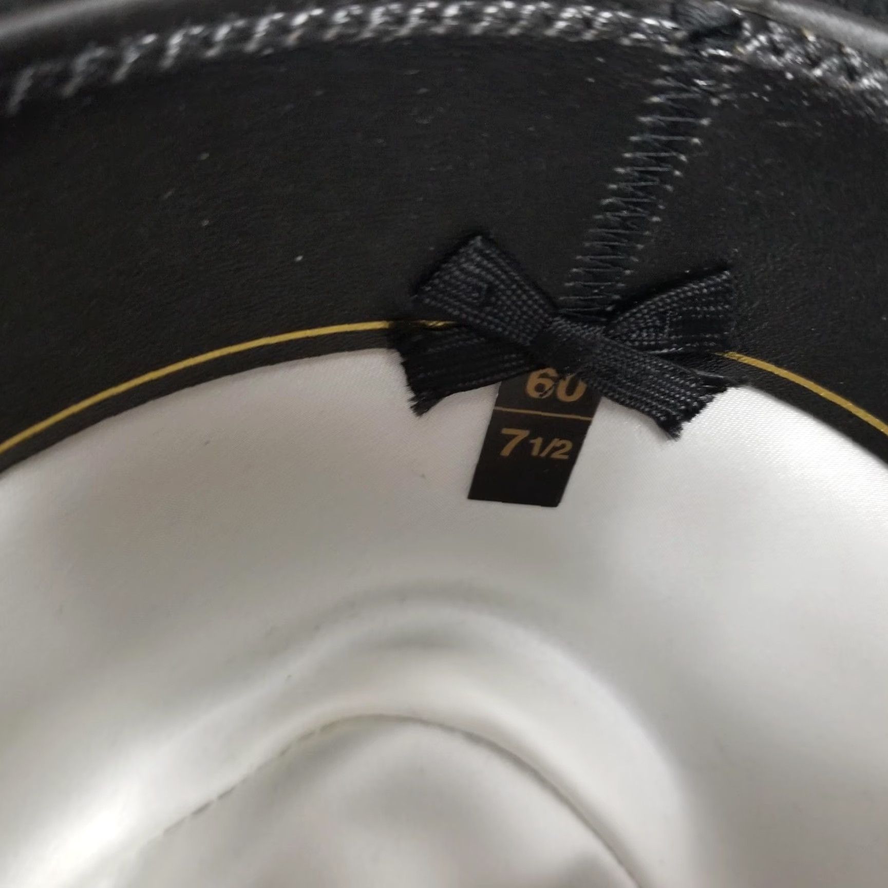 FELT VINTAGE Biltmore Fedora Hat Mens 7 1/2 Black Felt Satin Lined 1.5" Brim Made in Canada Size ONE SIZE - 7 Thumbnail