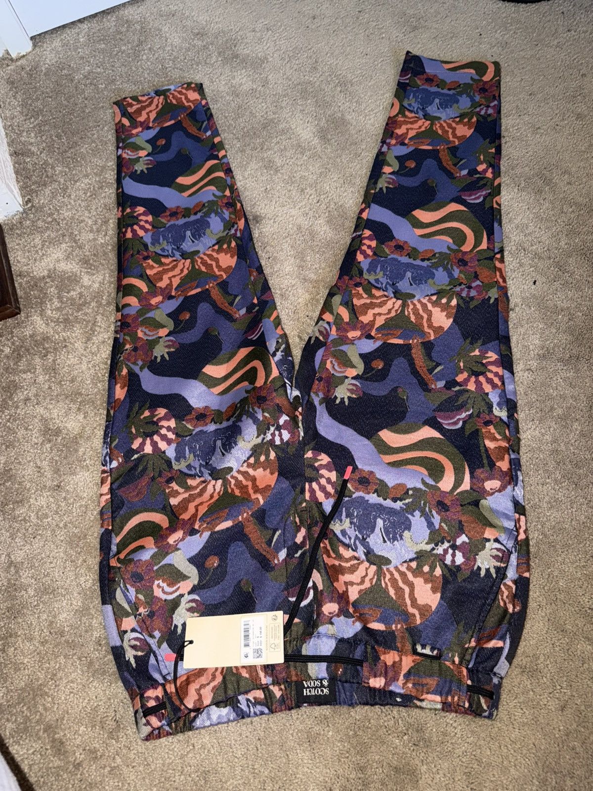 Scotch & Soda Scotch & Soda Amsterdam Abstract Floral Woven Joggers Size S Size US 30 / EU 46 - 1 Thumbnail