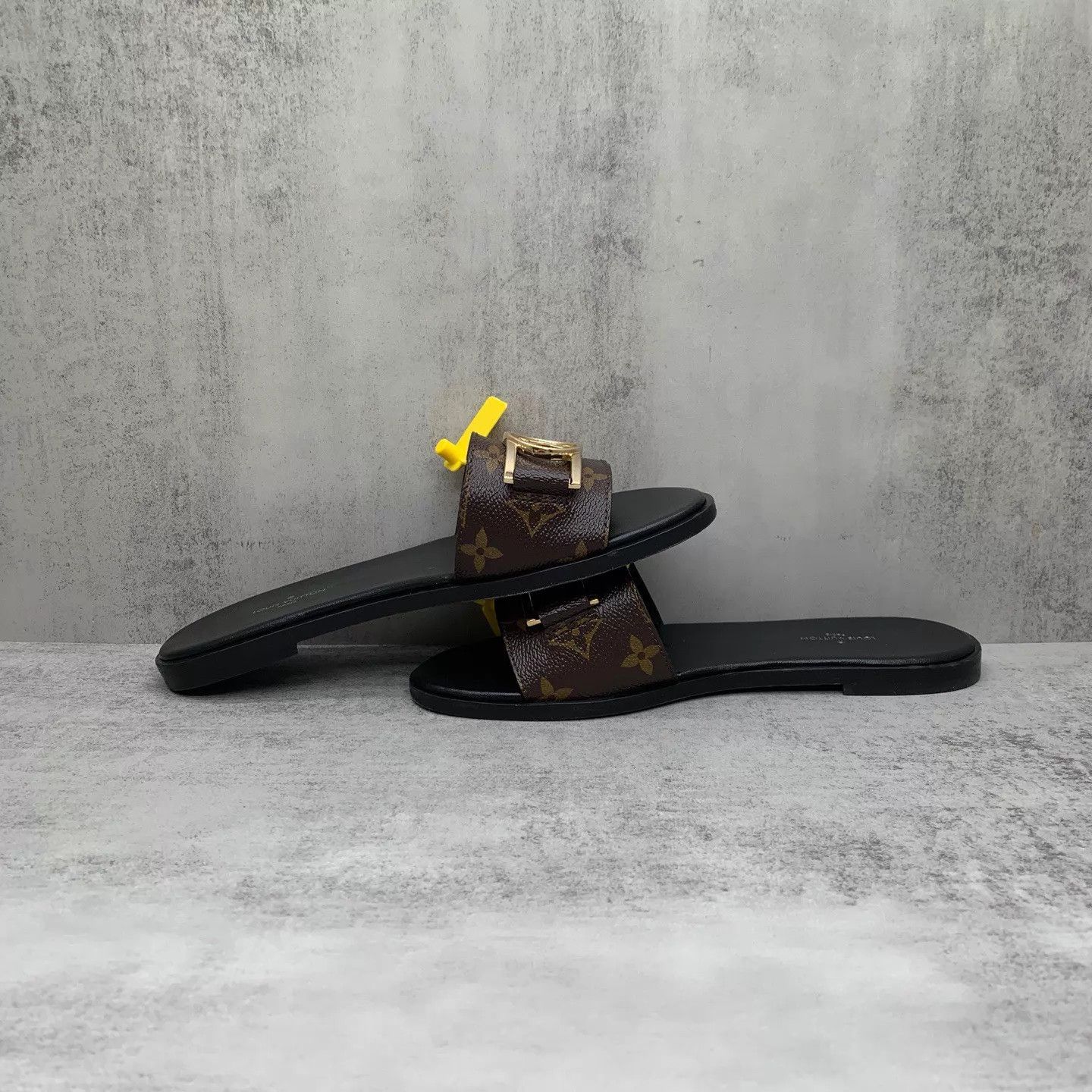 Louis Vuitton LV Monogram Gold Buckle Flat Slipper Women's EU37 98New Size US 6.5 / IT 36.5 - 3 Thumbnail
