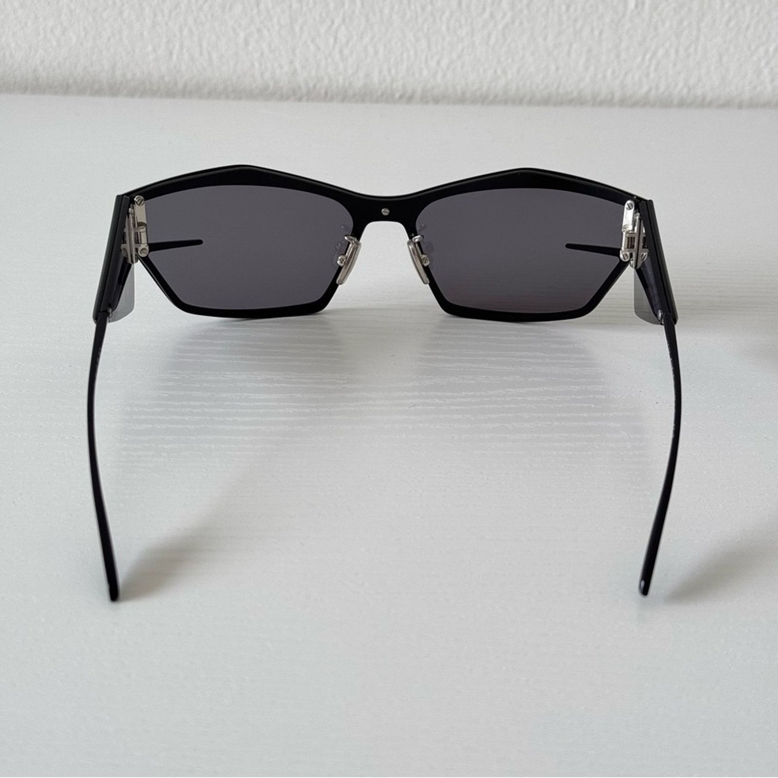 Givenchy NEW! Givenchy Black Sunglasses, GV40066U 01A, Authentic Size ONE SIZE - 4 Thumbnail
