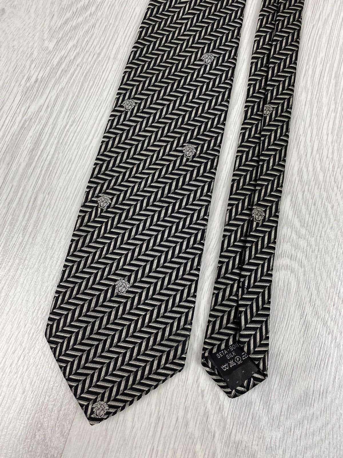 Versace Vintage Gianni Versace Silk Tie Medusa Print Made in Italy Size ONE SIZE - 2 Thumbnail