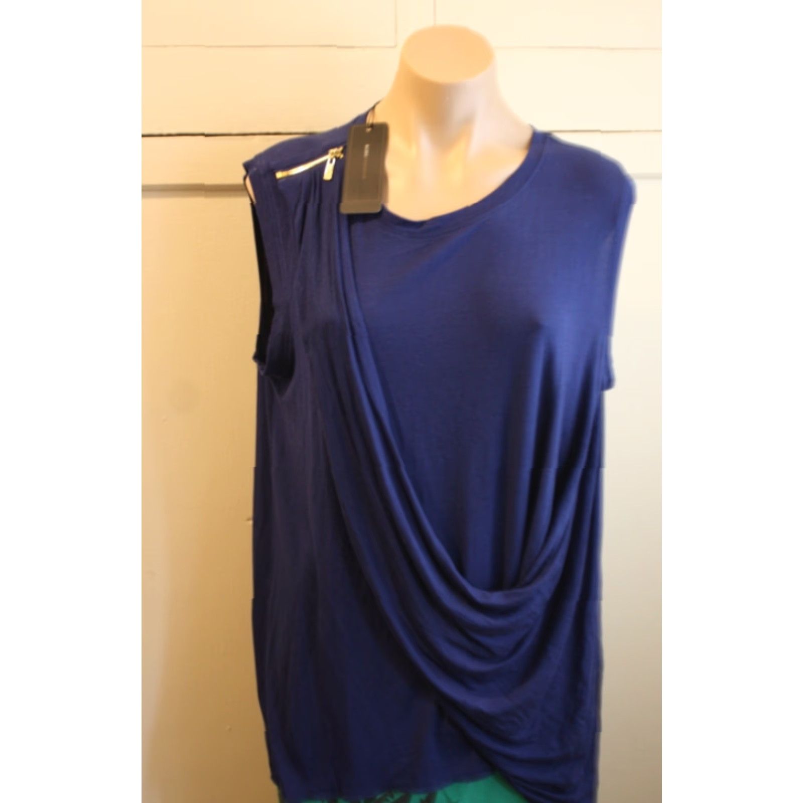 Vintage BCBG Max Azria Navy Blue Sleeveless Drape Dress Top L Blouse Women Size L Sleeveless Blue Evening Womens Size L / US 10 / IT 46 - 6 Thumbnail