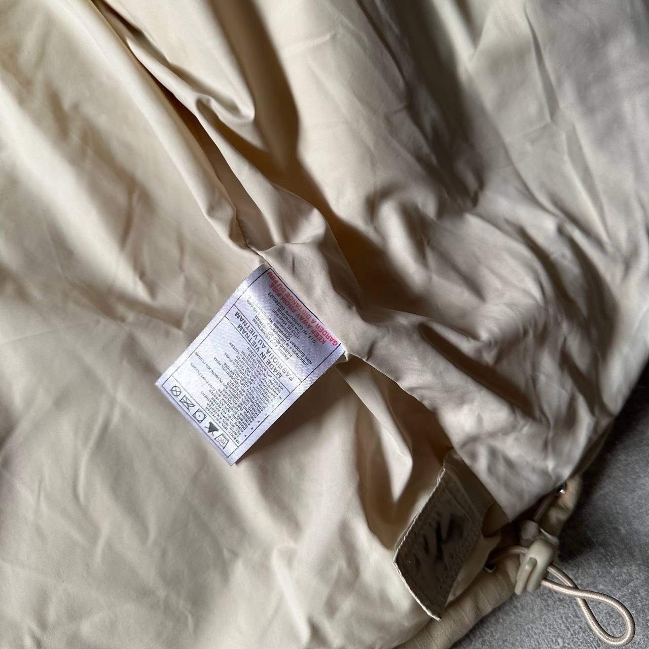 Nike × Vintage Nike Vintage beige USA y2k Down Puffer Jacket bomber coat Size US L / EU 52-54 / 3 - 13 Thumbnail