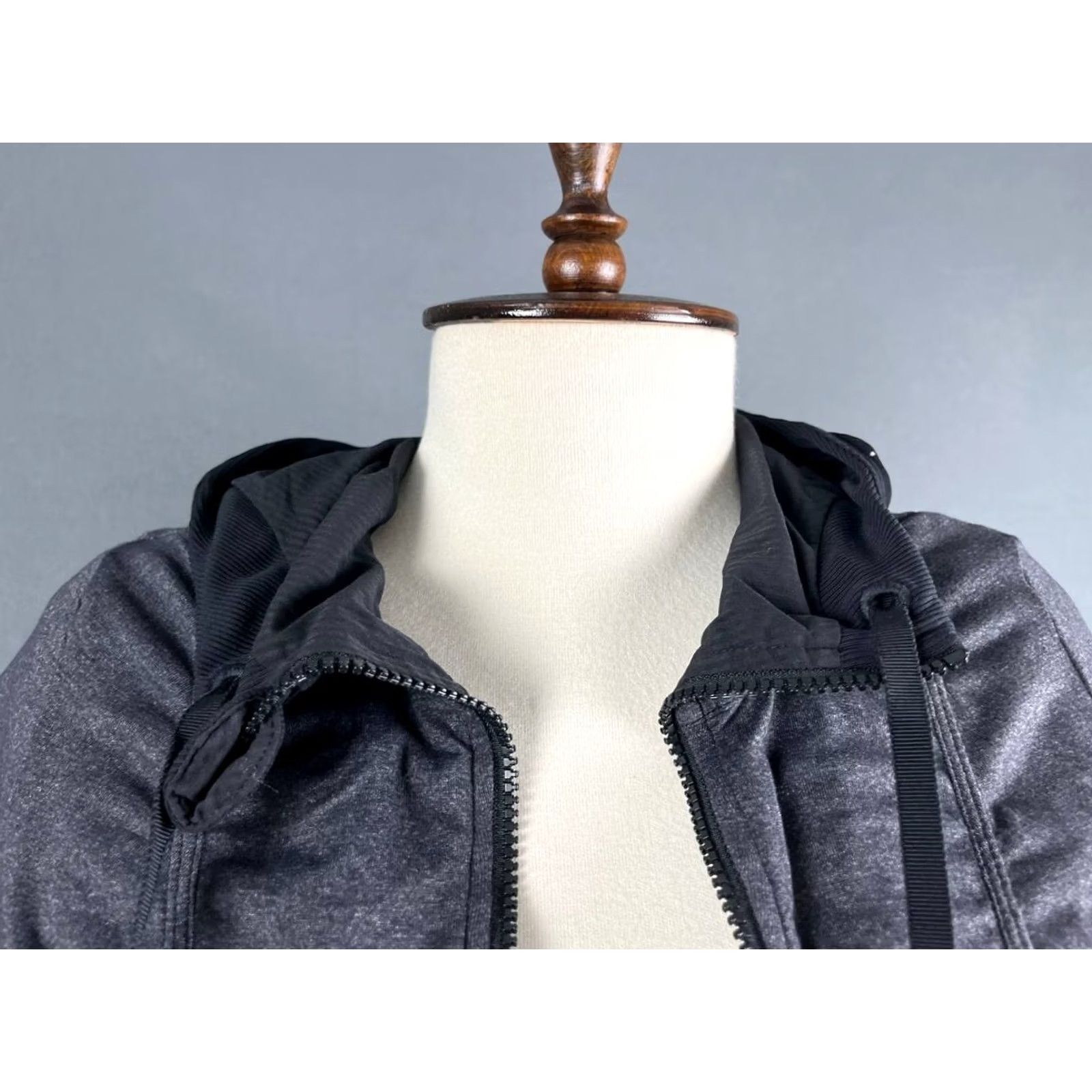 Lululemon Lululemon Hooded Jacket Reversible Full Zipper Gray & Black Long Sleeve Womens Size ONE SIZE - 4 Thumbnail