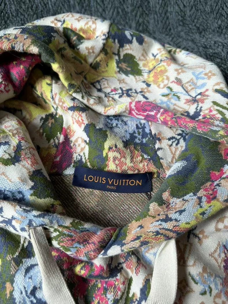 Louis Vuitton Louis Vuitton Floral Hoodie Size US S / EU 44-46 / 1 - 3 Thumbnail