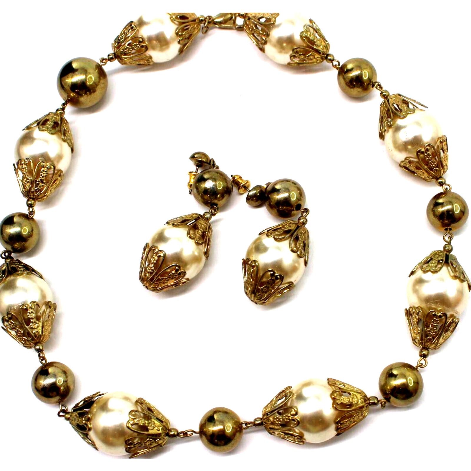 Other 1990s Big Faux Pearl Earring Necklace Set • 19" •2.5" Dangle Size ONE SIZE - 1 Thumbnail