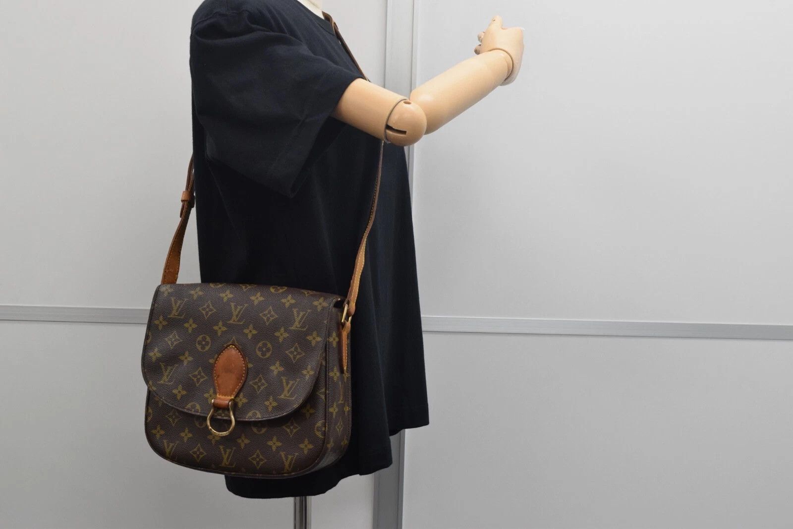 Louis Vuitton Louis Vuitton Saint Cloud GM Monogram Shoulder Bag M51242 Size ONE SIZE - 2 Thumbnail