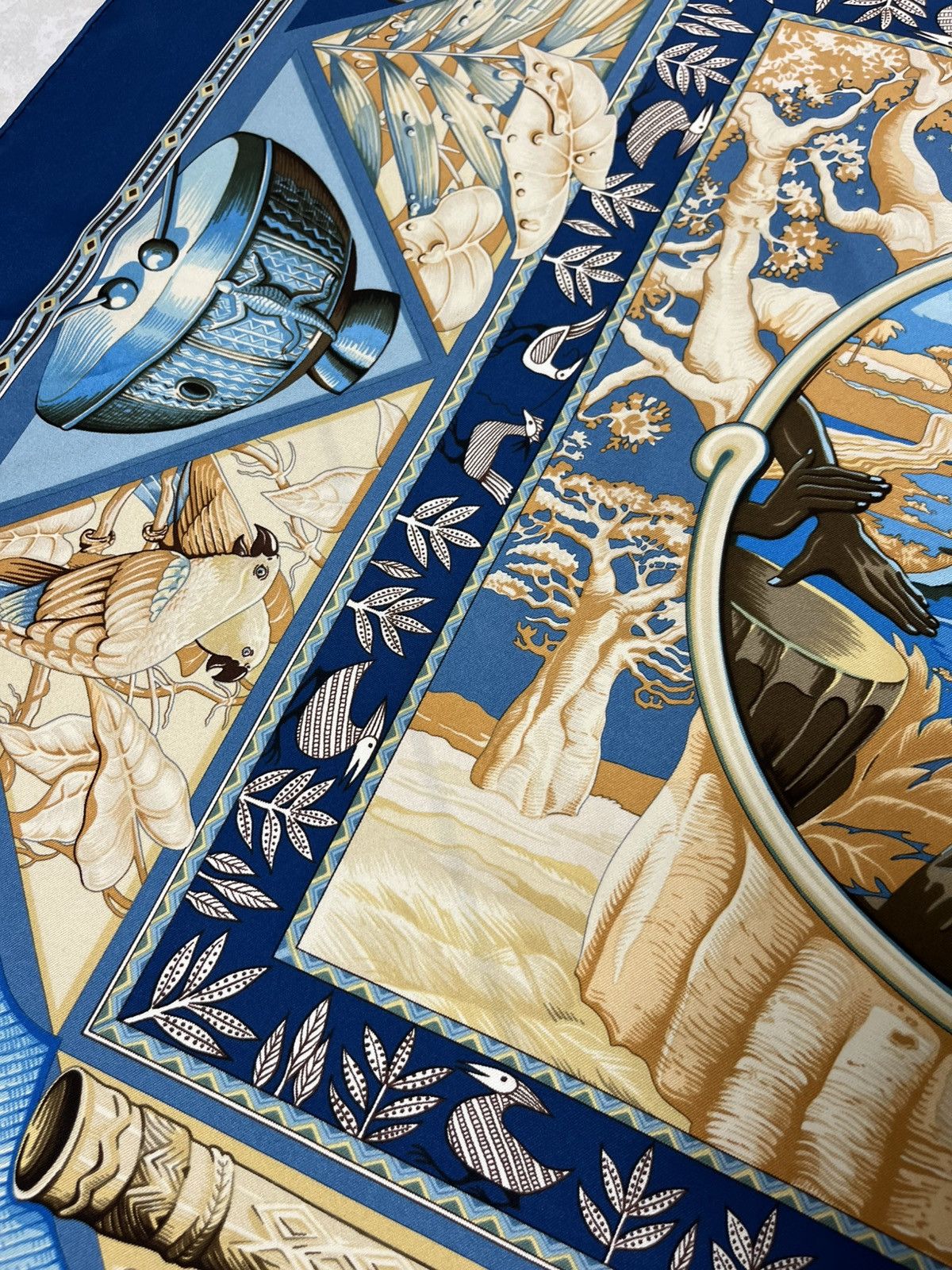 Designer × Hermes × Vintage Hermes Au som du tam-tam silk scarf full print handkerchief Size ONE SIZE - 15 Thumbnail