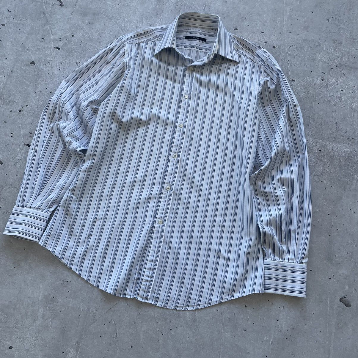 Designer × Gucci Vintage Gucci Men’s Shirt White With Blue Stripes Size L Size US L / EU 52-54 / 3 - 2 Thumbnail