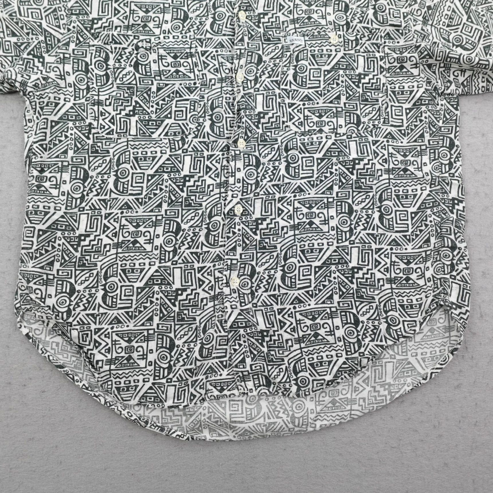 Guess VINTAGE Guess Shirt Mens Large Green White Rayon Aztec AOP Button Up 90s USA Mens Size US L / EU 52-54 / 3 - 4 Thumbnail
