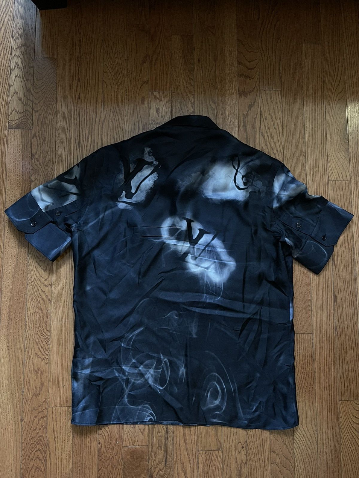 Louis Vuitton Louis Vuitton Black Silk Short Sleeved Jazzman Shirt Sz. M Size US M / EU 48-50 / 2 - 4 Thumbnail
