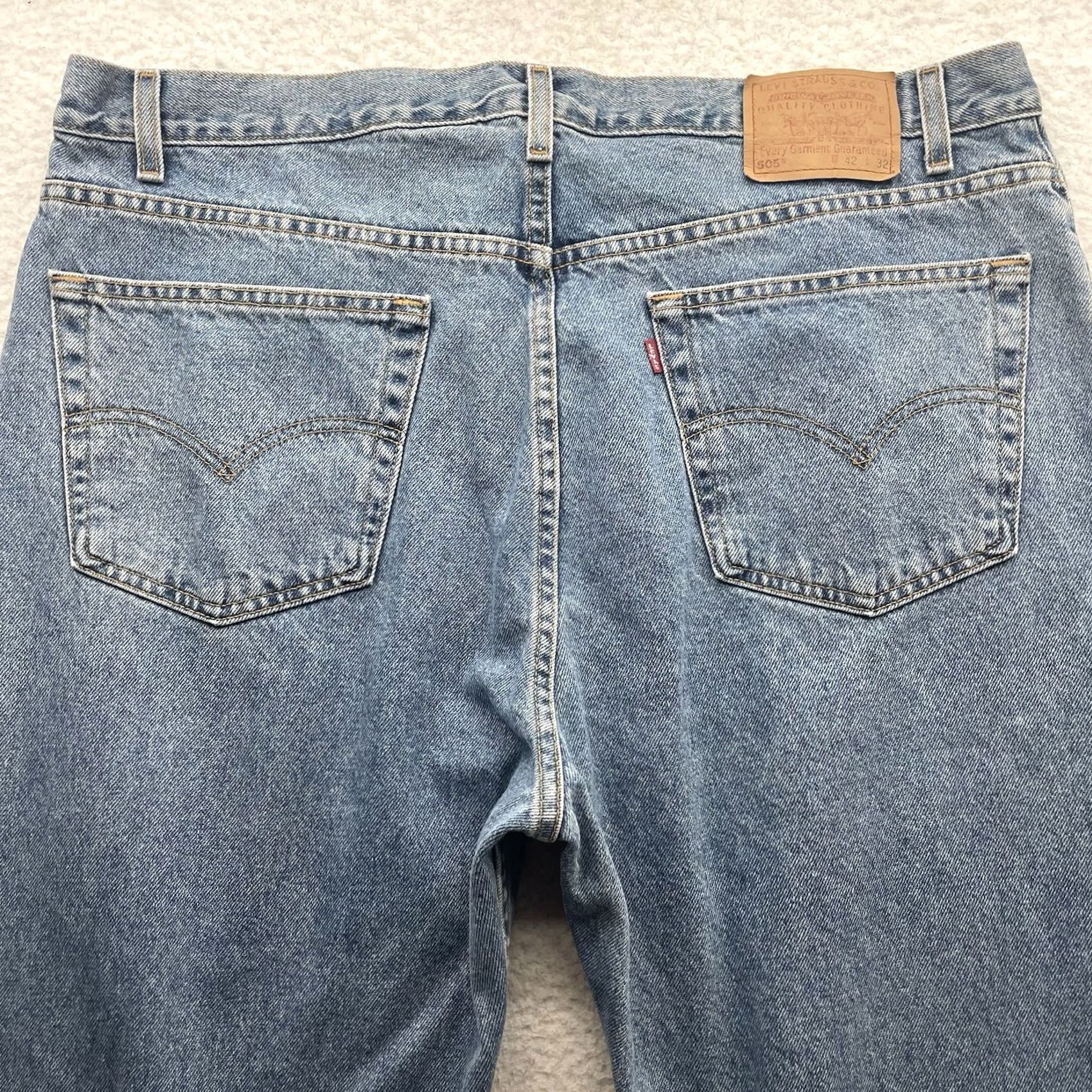 Levi's VINTAGE Levi's 505 Jeans Mens 42x32 Regular Fit Straight Leg Y2K Light Wash Blue Size US 42 / EU 58 - 7 Thumbnail