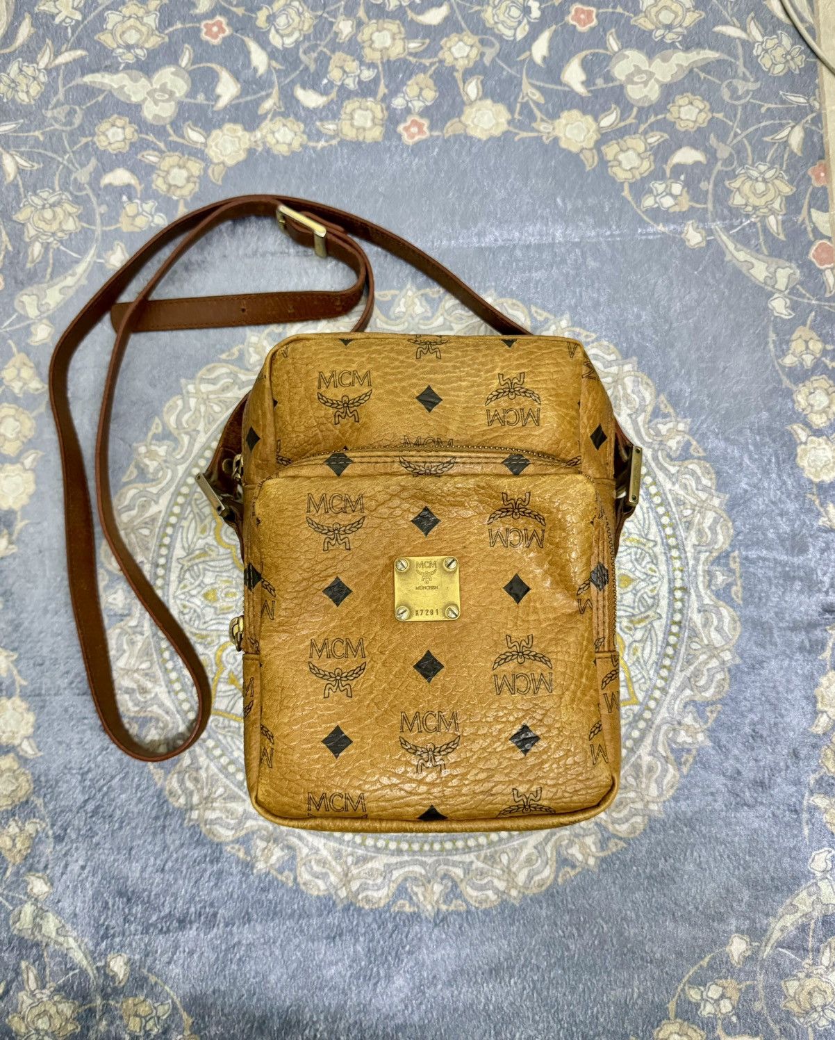 MCM × Vintage RARE ‼️ VINTAGE MCM AMAZON DESIGN Size ONE SIZE - 1 Thumbnail