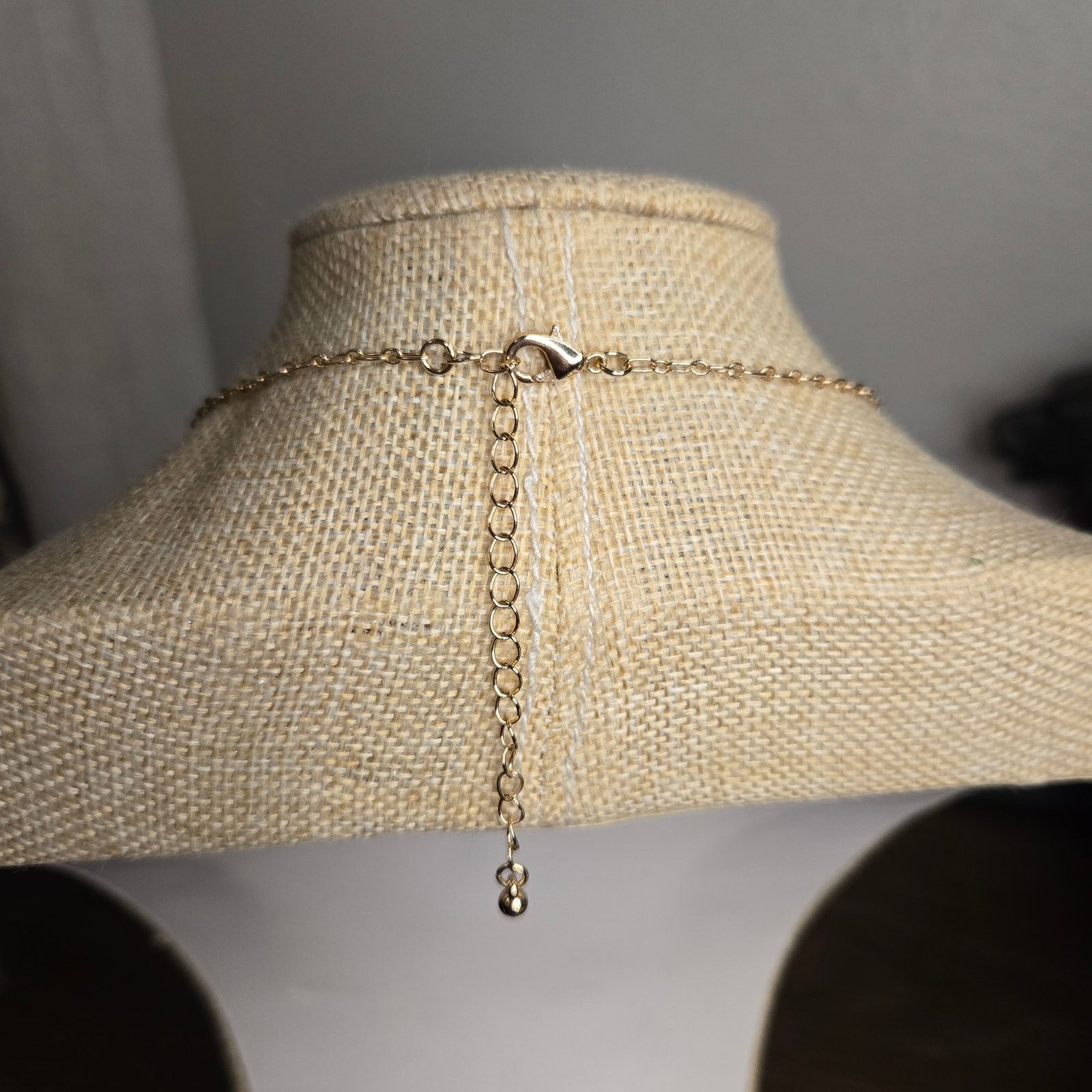 Pearled Ivory Gold Tone Ivory Floral Statement Necklace Spring Estate Glam Size ONE SIZE - 10 Thumbnail