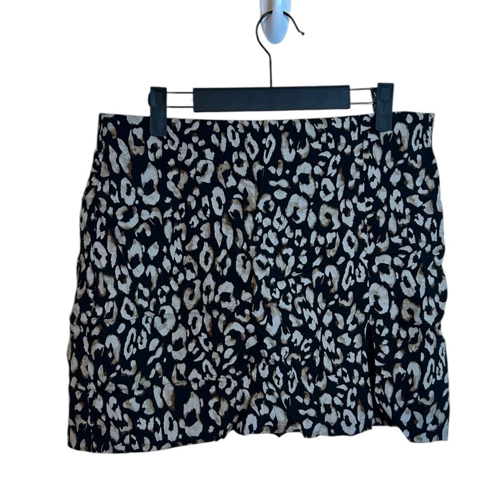 H&M H&M Animal Print Mini Skirt Size 30" / US 8 / IT 44 - 1 Thumbnail