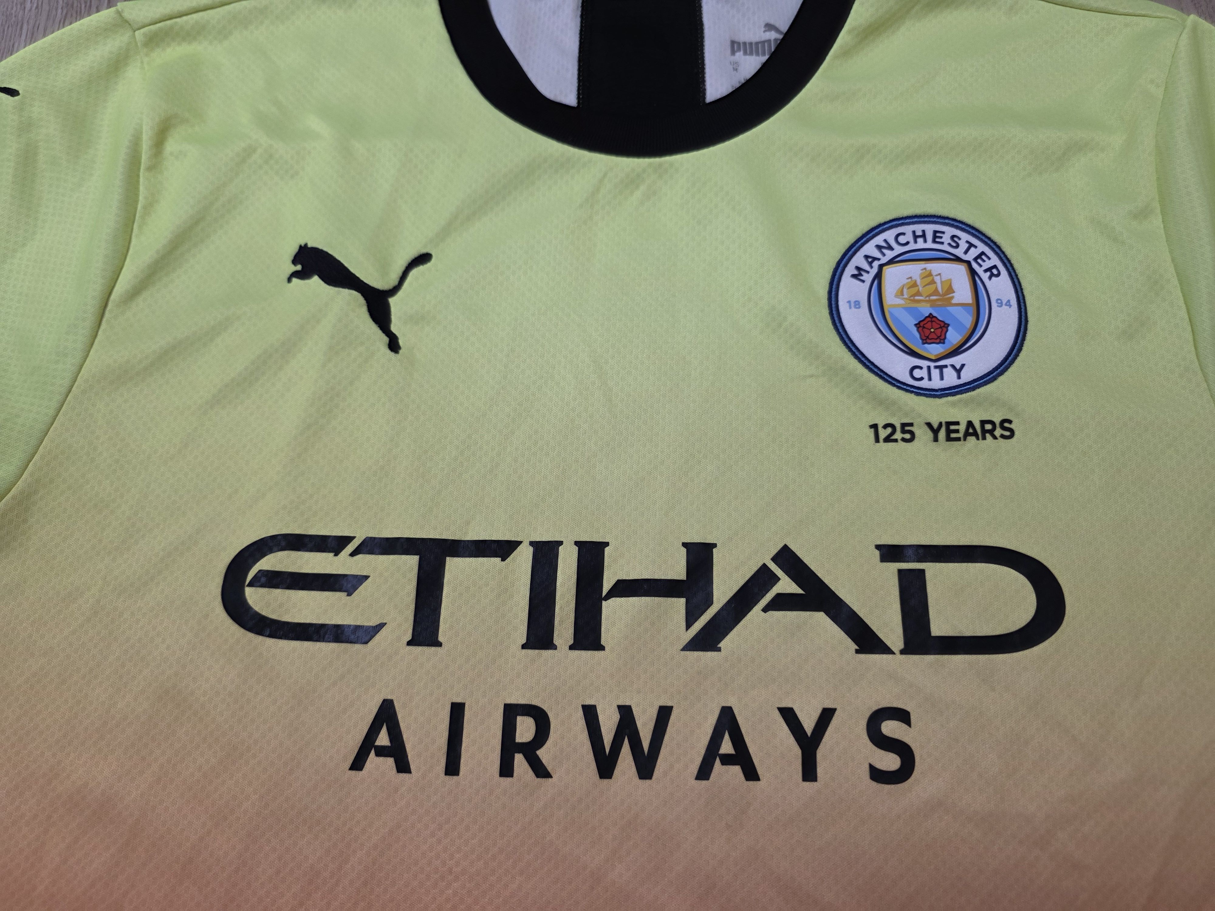 Puma MANCHESTER CITY 2019 2020 THIRD FOOTBALL SHIRT SOCCER JERSEY Size US M / EU 48-50 / 2 - 3 Thumbnail