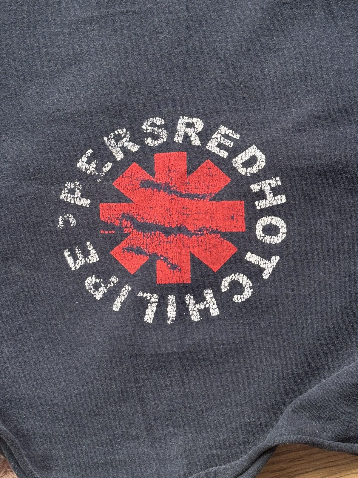 Band Tees VINTAGE RED HOT CHILI PEPPERS CROPPED TEE SHIRT Size S / US 4 / IT 40 - 5 Thumbnail