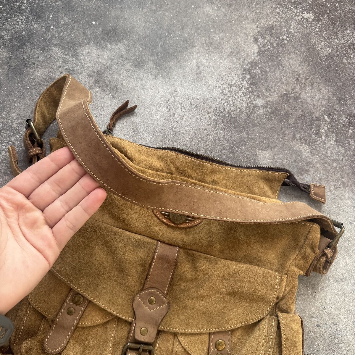 If Six Was Nine Japanese Style Vintage Faded Leather Crossbody Bag Size ONE SIZE - 8 Thumbnail